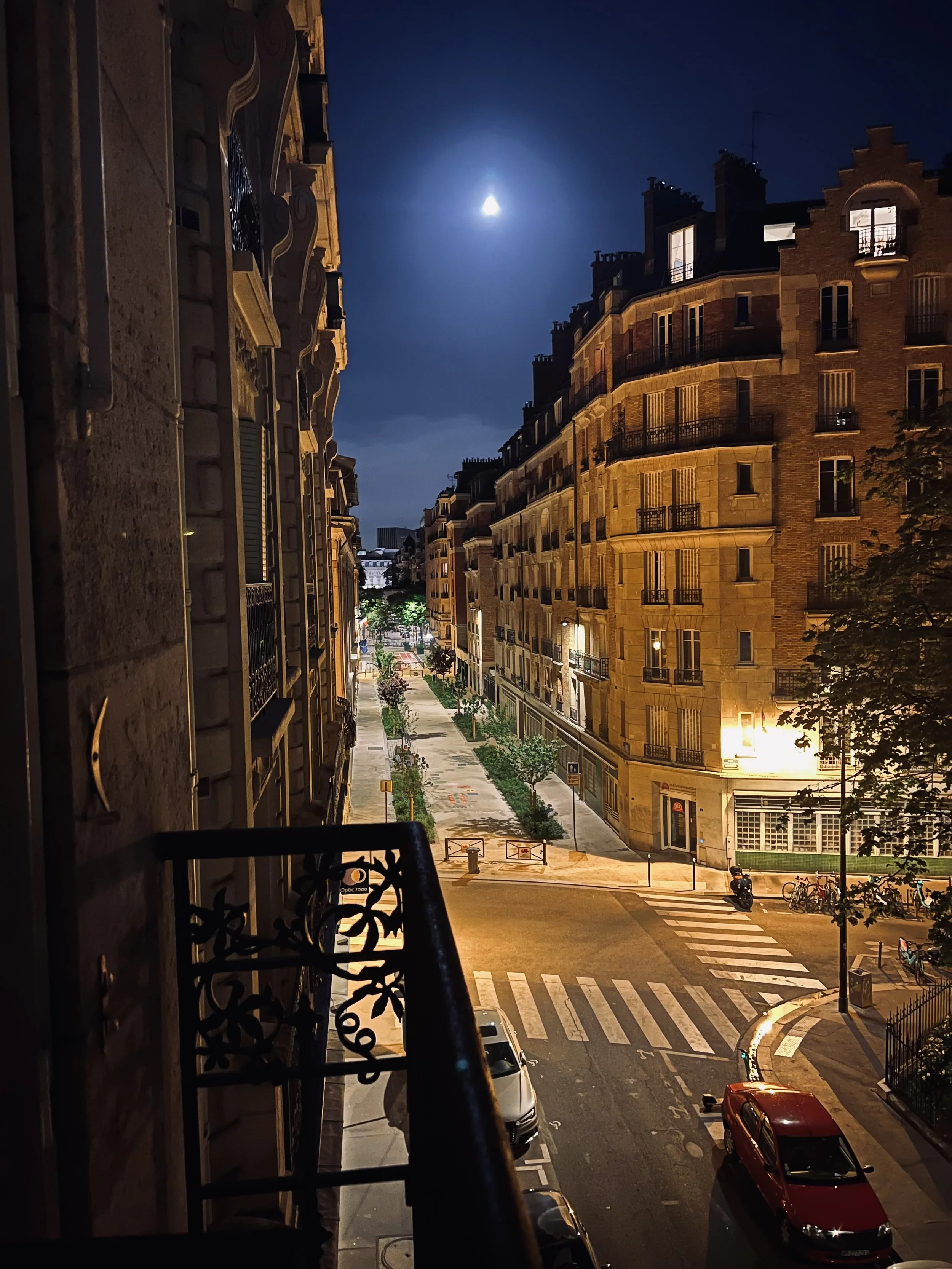 3am Paris streets