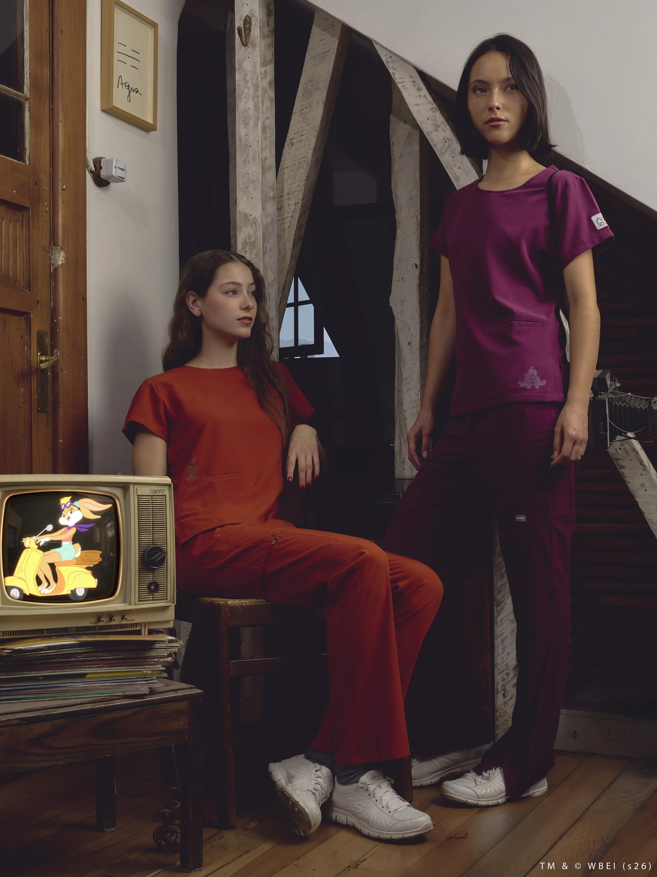 SCORPI_LOONEY TUNES5443 1.jpg