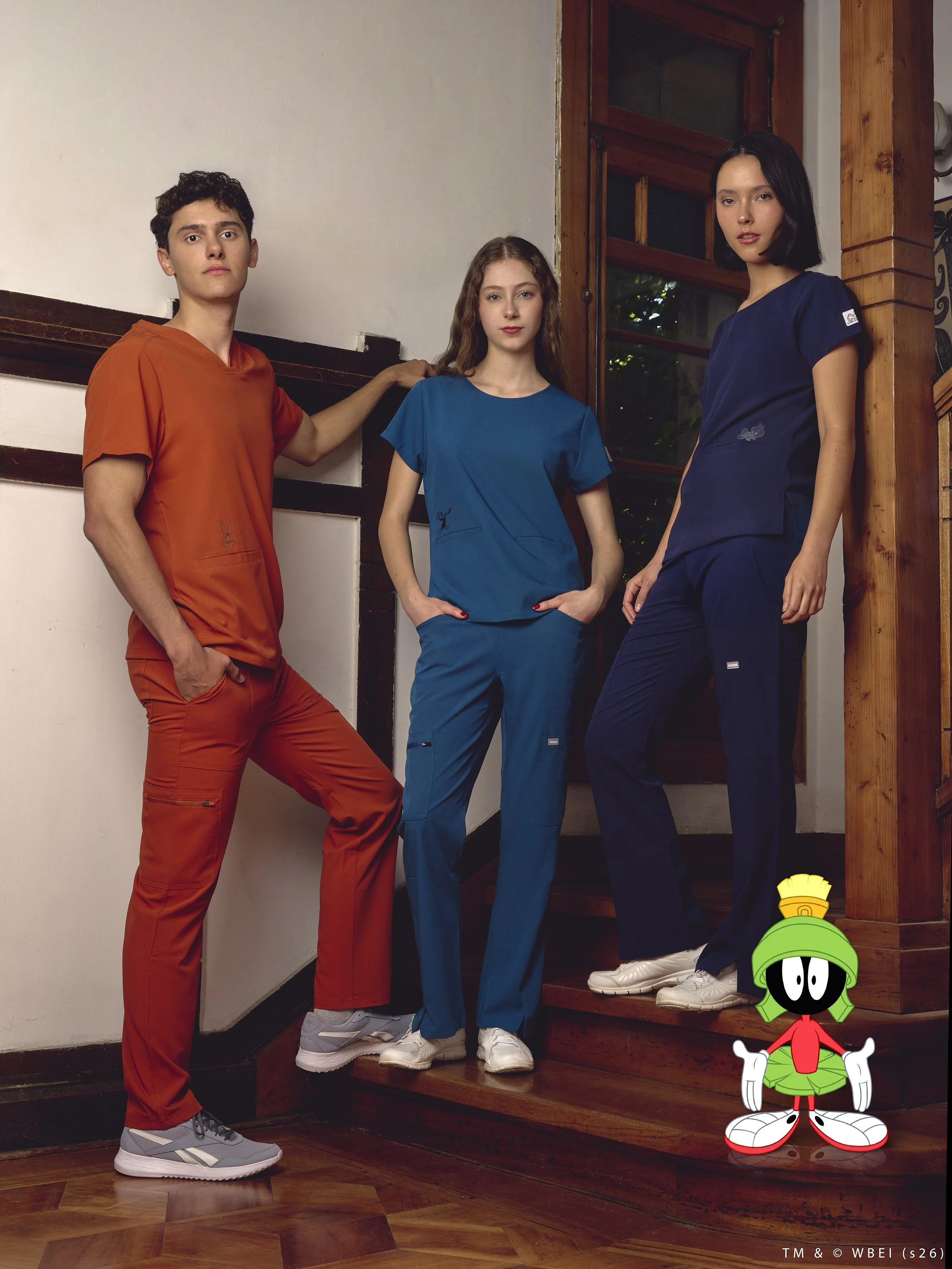 SCORPI_LOONEY TUNES0621 2.jpg