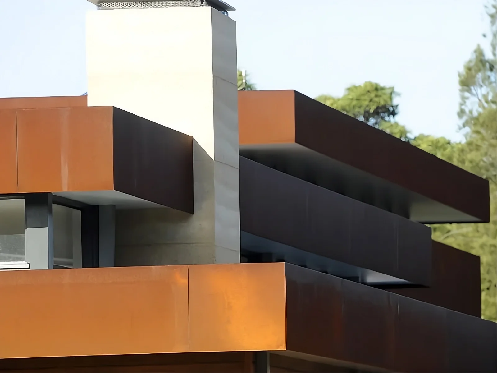 Northbridge House: A Contemporary Family Residence