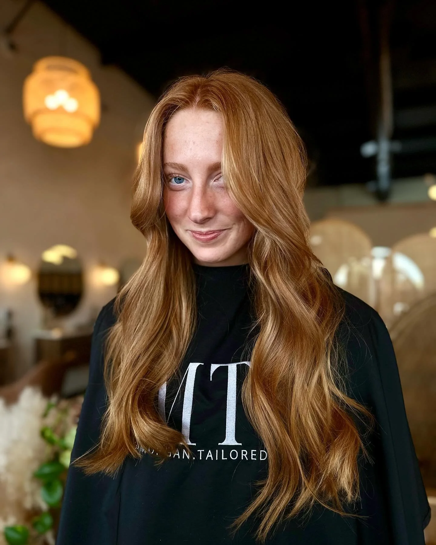 Haven&rsquo;t posted a good ole&rsquo; fashion before &amp; after pic in a minute. This one deserves an exception 🤭 

#redheadspecialist #redheadsofgeorgia #georgiastylist #redkenobsessed #maconhair #naturalredhead