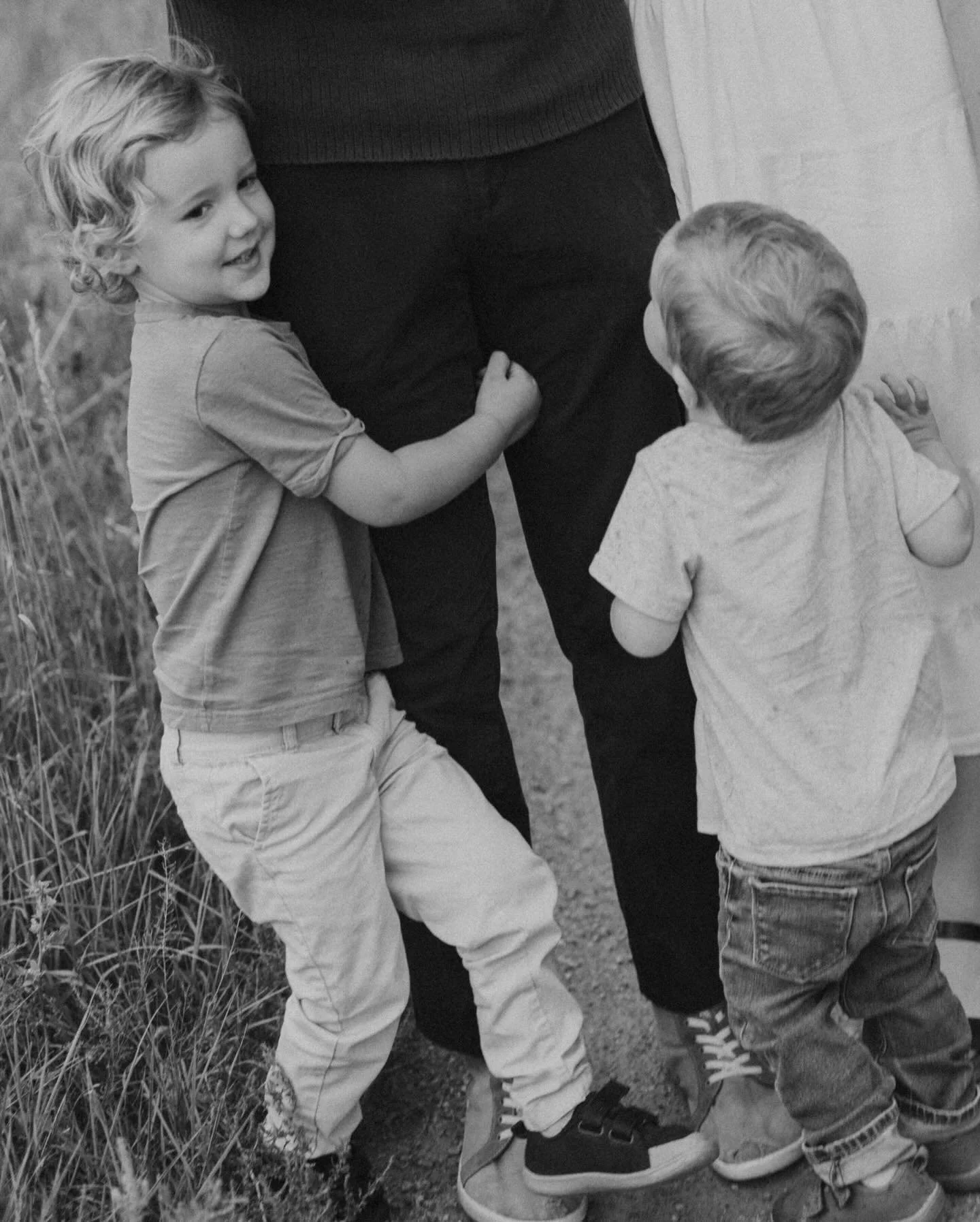 Black and white favorites from the Morse family session 🥹🤍

#coloradospringsphotographer #coloradofamilyphotographer #coloradospringsfamilyphotographer #hannahrummelphotography