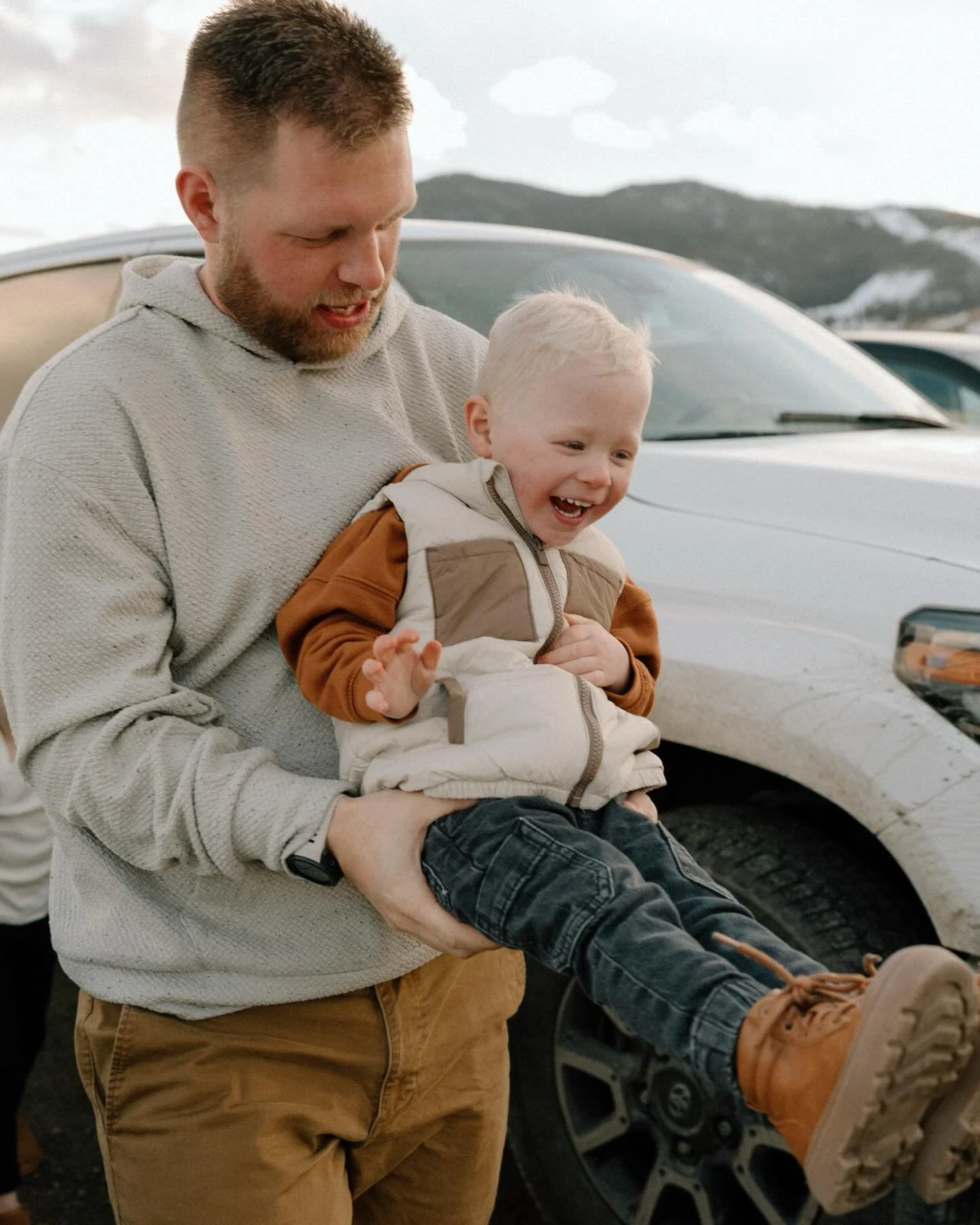 The Elkins Family 🥰🤍 

#coloradospringsfamilyphotographer #coloradofamilyphotographer #familyportraitphotographer #hannahrummelphotography