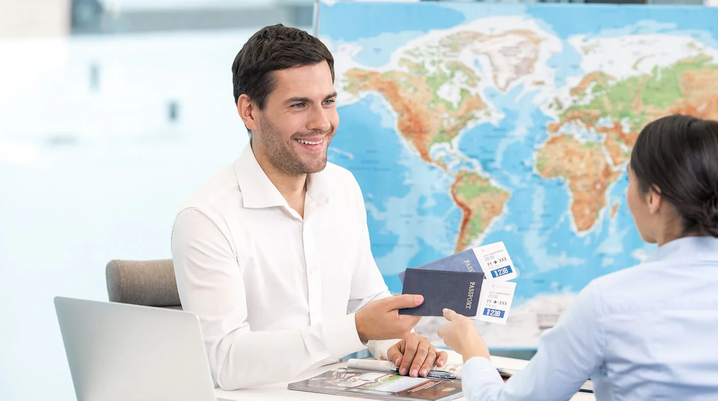 Why Booking Through a Travel Agency Saves You Time and Money