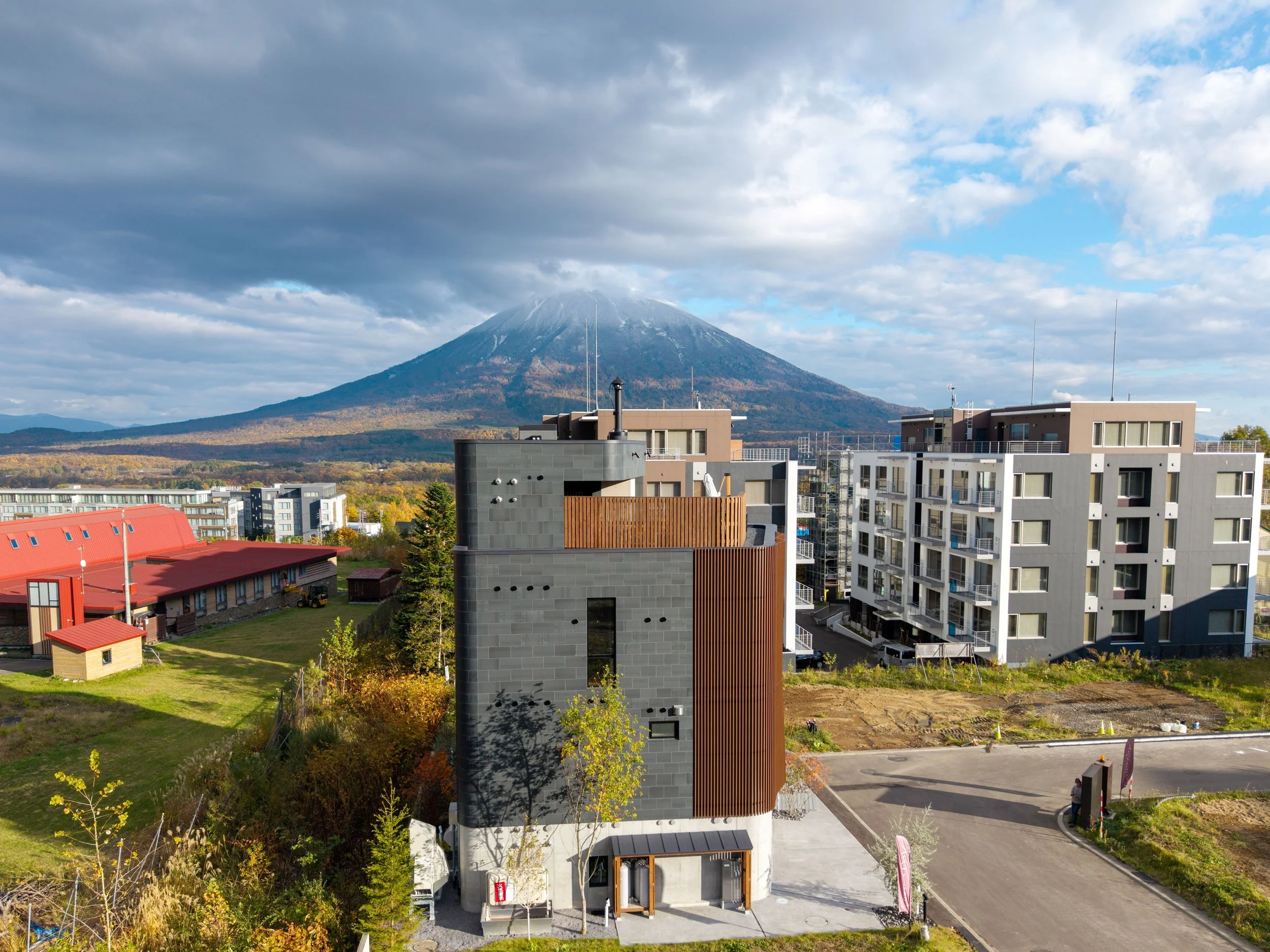 Meigetsu Aki Niseko_Niseko_25_Exterior (1).jpg