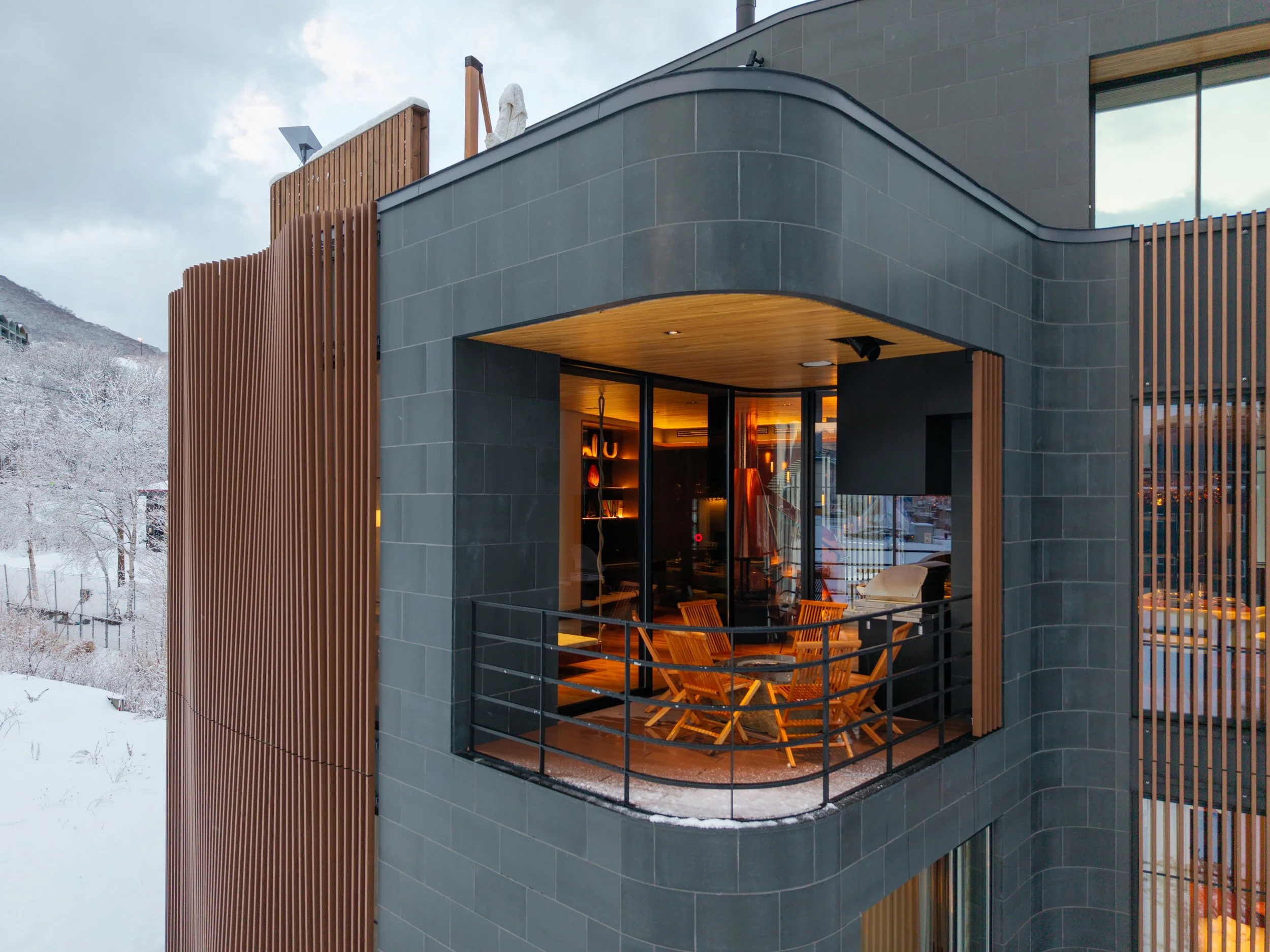 Meigetsu Aki Niseko_Niseko_21_3rd FL Terrace.jpg