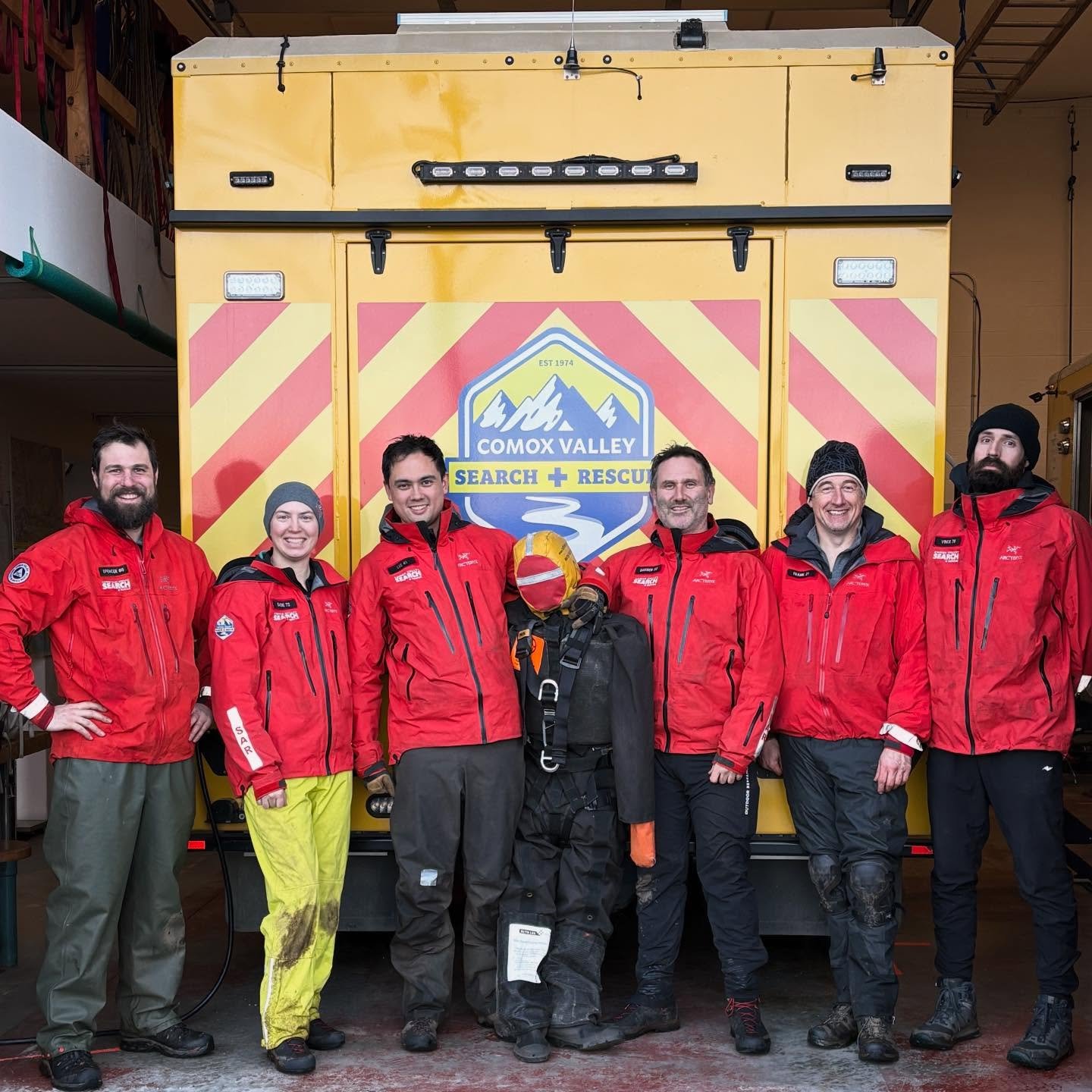 Join us in congratulating our newest six Rope Rescue Technician 1 (RRT-1) members.

Rope Rescue Technician 1 is the second of several provincial training courses that prepares SAR volunteers to safely and effectively carry out rope rescue operations 