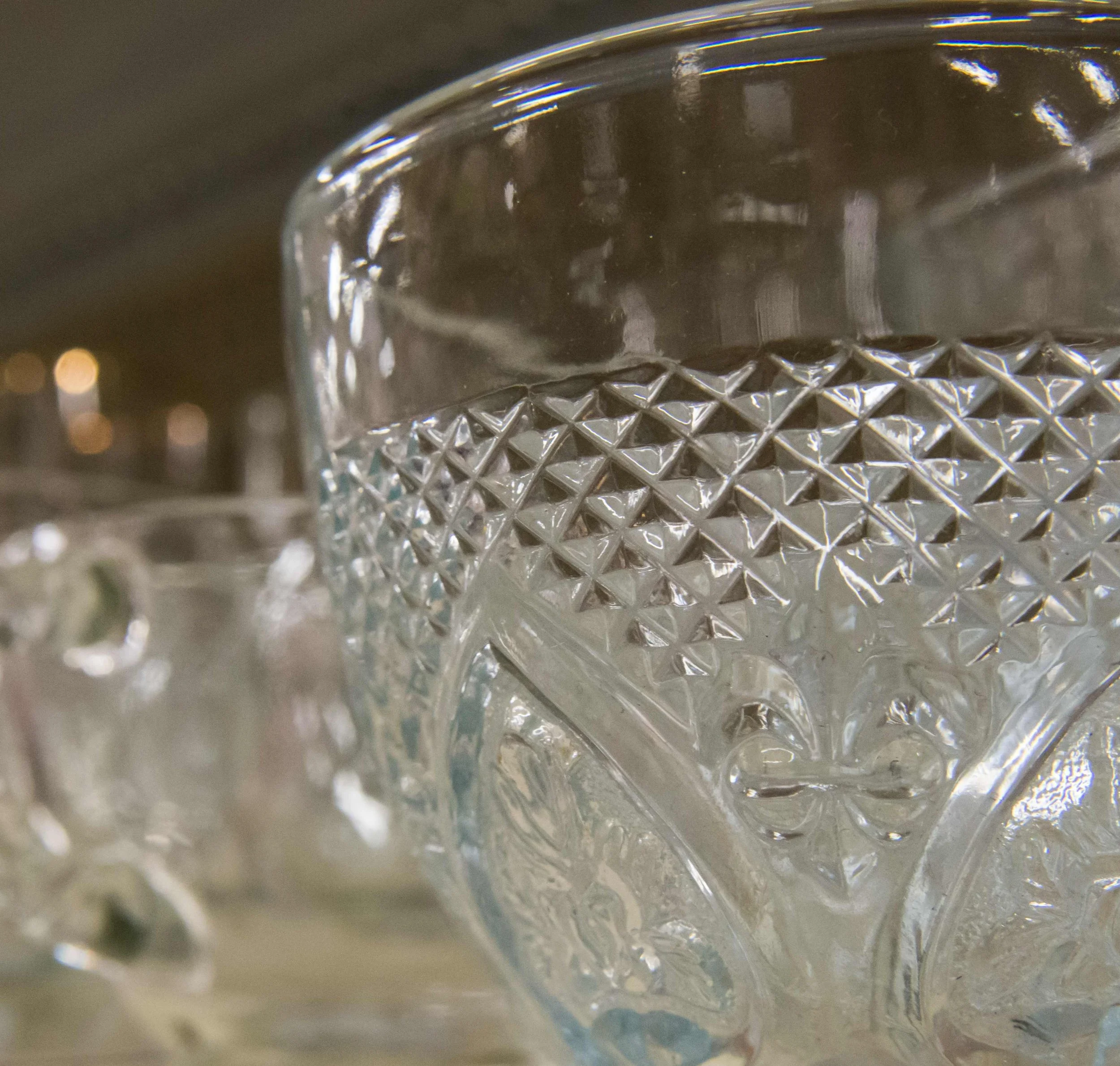GLASSWARE - Elegant to every day!