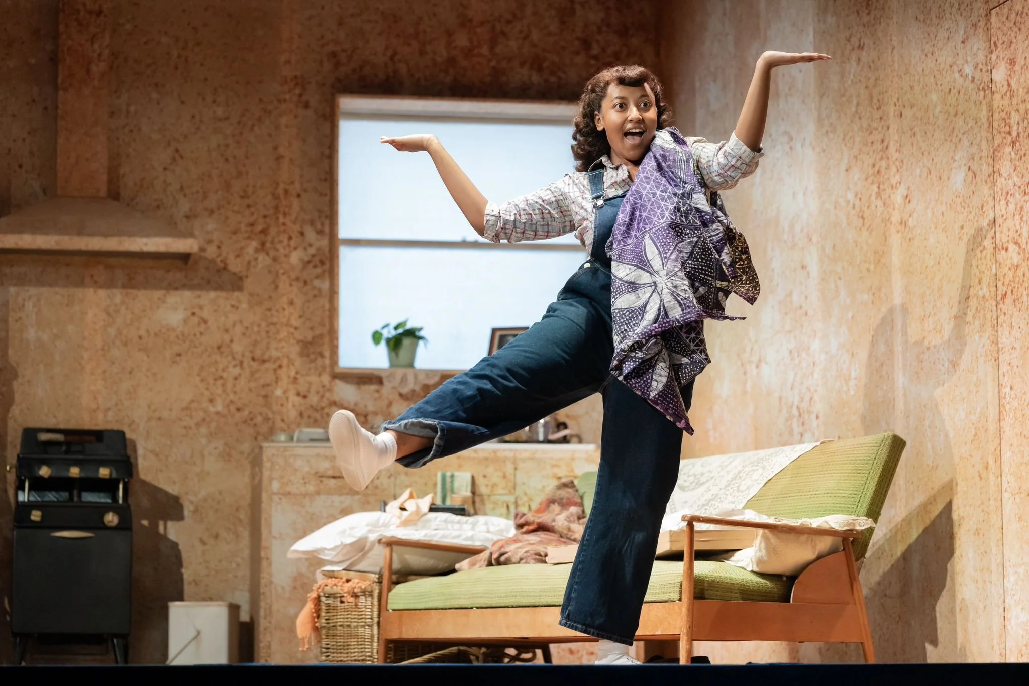 Ikin Yum - Joséphine-Fransilja Brookman as Beneatha - A RAISIN IN THE SUN - PRODUCTION PHOTO-2024-09-16-14-43-18 2.JPEG