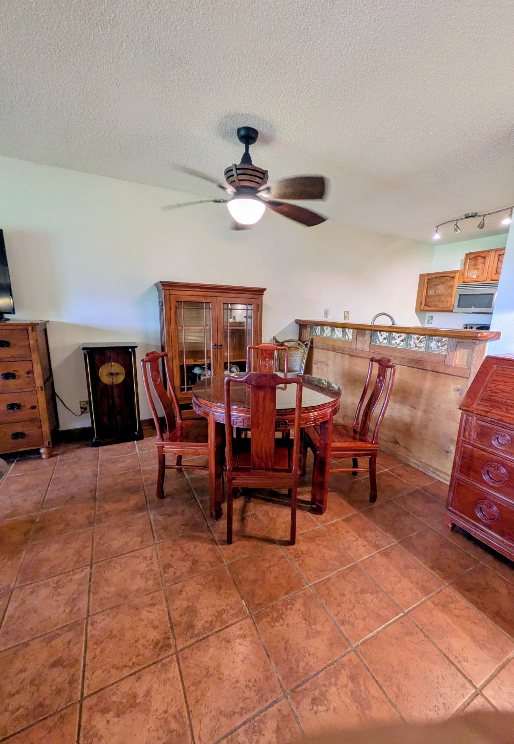 Dining & Kitchen Flow