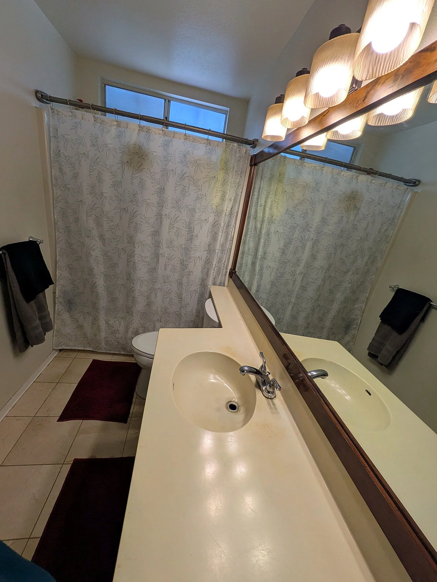 Tub and shower, with a new shower head.