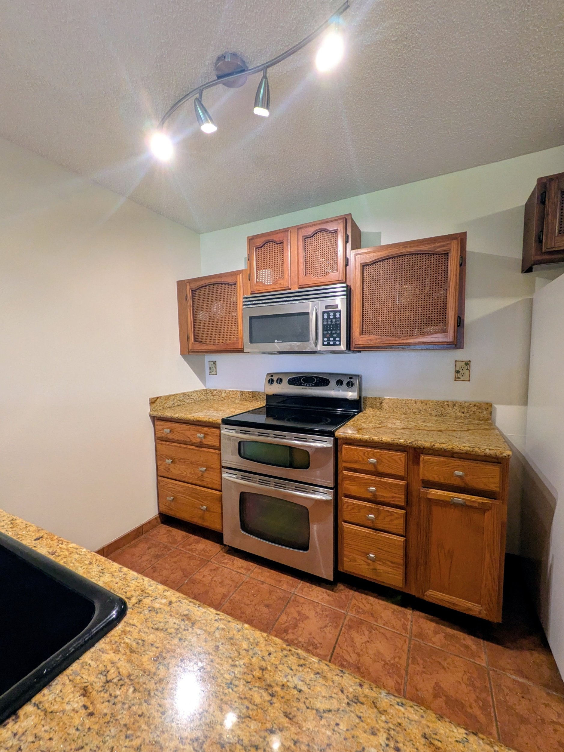 Kitchen Stove & Microwave - Included 