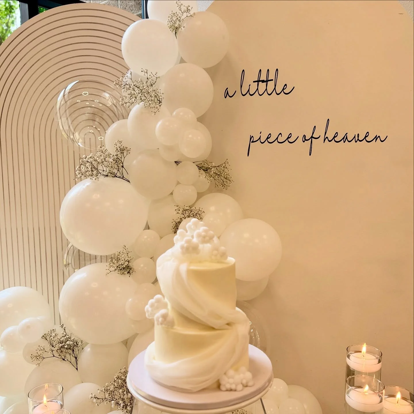 Cloud kisses and baby wishes 🥹☁️✨🤍a little piece of heaven themed baby shower 🍼
&bull;
&bull;
&bull;
&bull;
Decor: @pristineplanningco
Cake: @keiksbyafnan
Mocktails: @kaymocktails

#BabyShower  #dallasdecor #dallasbabyshower #ALittlePieceOfHeavenB