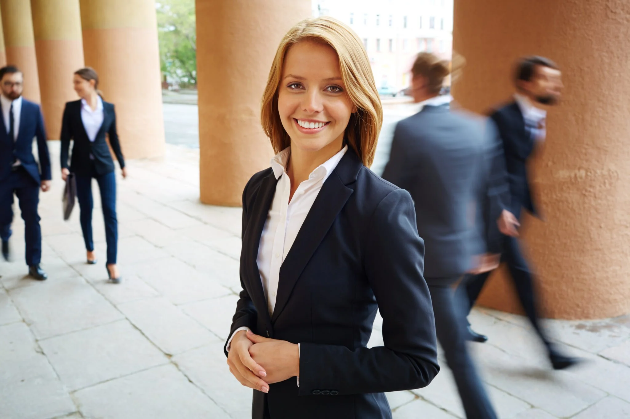 The Growth of Coaching vs Therapy in 2025