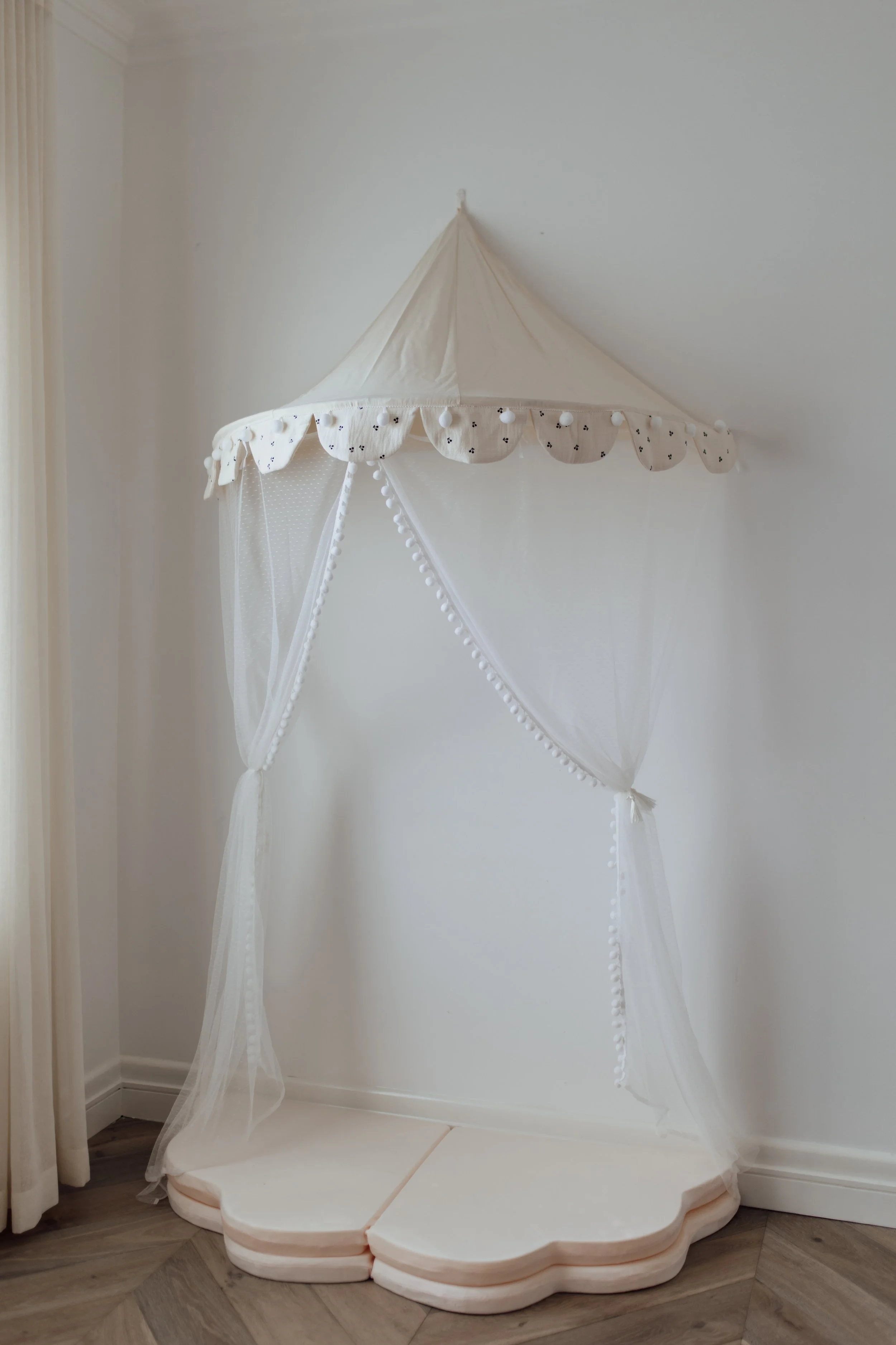 the kids canopy + cushion