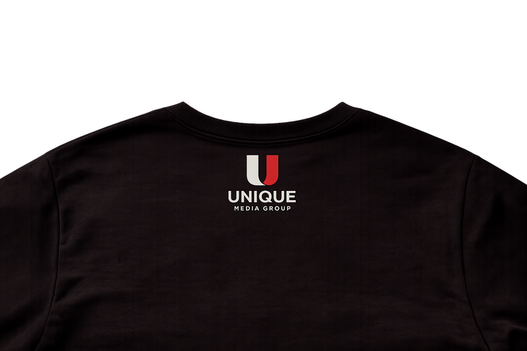 โลโก้+Unique+Media+Group+บนเสื้อดำ.webp