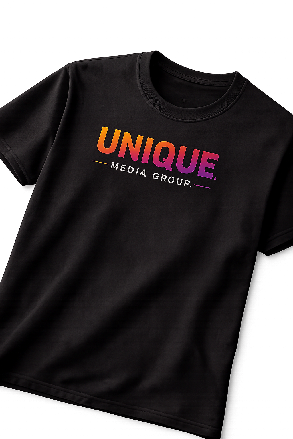 เสื้อยืดสีดำกับโลโก้ยูนีค.png