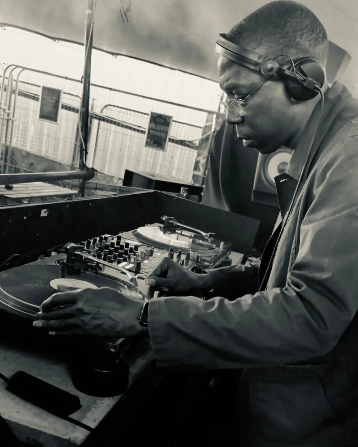 🌞 Very excited to introduce the first of our guest DJs alongside @scott_fear_e at @therefugeexeter on December 20th&hellip;.

▪️RIBBZ @mcdjr1bbz 

The voice of countless classic rave tapes since the early &lsquo;90s, Ribbz is also a killer on the de