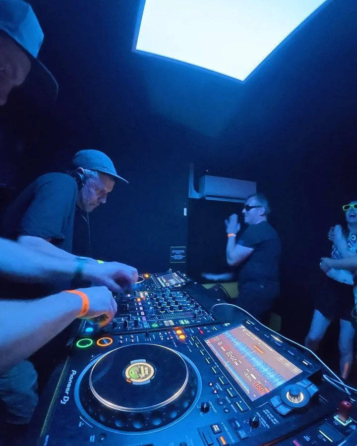 Rhythm Session in effect 🌞 @quayfrequencyfestival 🖤

@edbrockout x @markutz 

@move_nightclub