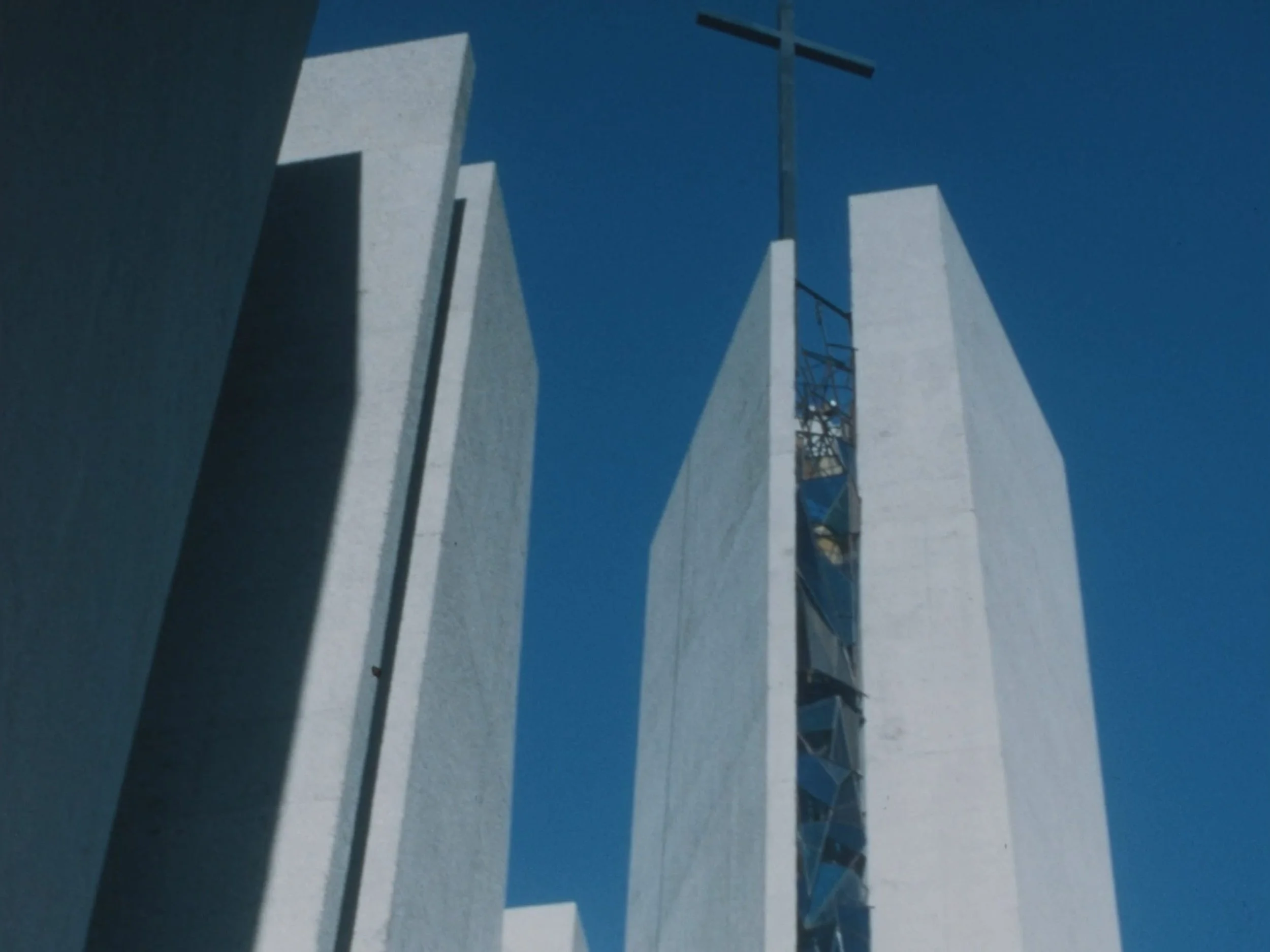 Claire-Falkenstein_St-Basil-Installation_1968_00_03_56_19.jpg