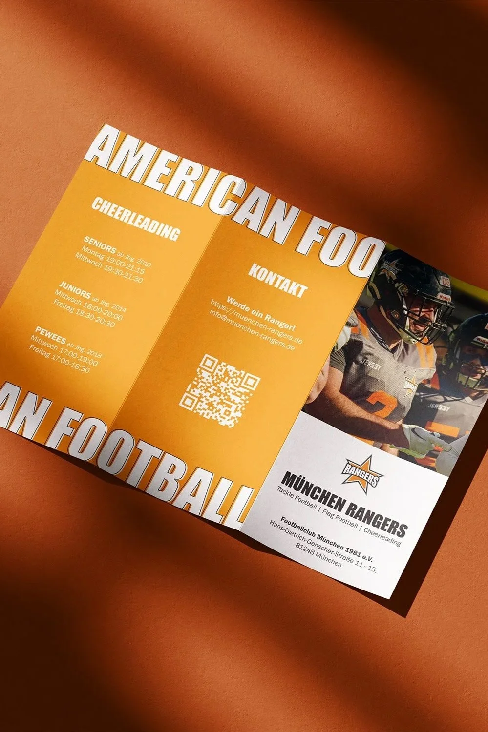 Falzflyer:
Konzept & Layout für Wickel-, Zickzack- oder Fensterfalz;
Farb- & Typografiegestaltung im Corporate Design;
Druckfertige Aufbereitung;
Strukturierte Darstellung von Inhalten