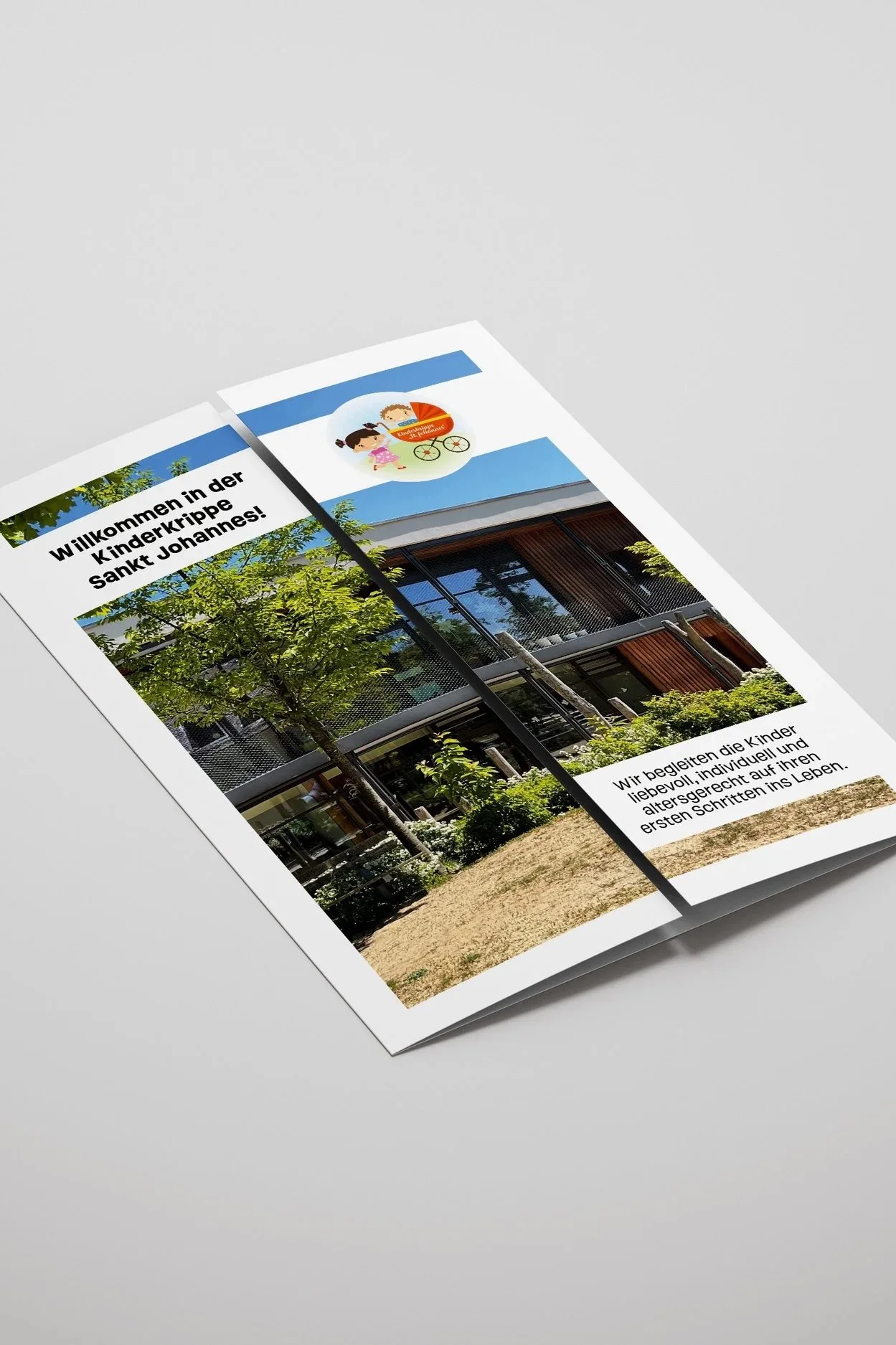 Falzflyer:
Konzept & Layout für Wickel-, Zickzack- oder Fensterfalz;
Farb- & Typografiegestaltung;
Druckfertige Aufbereitung;
Strukturierte Darstellung von Inhalten