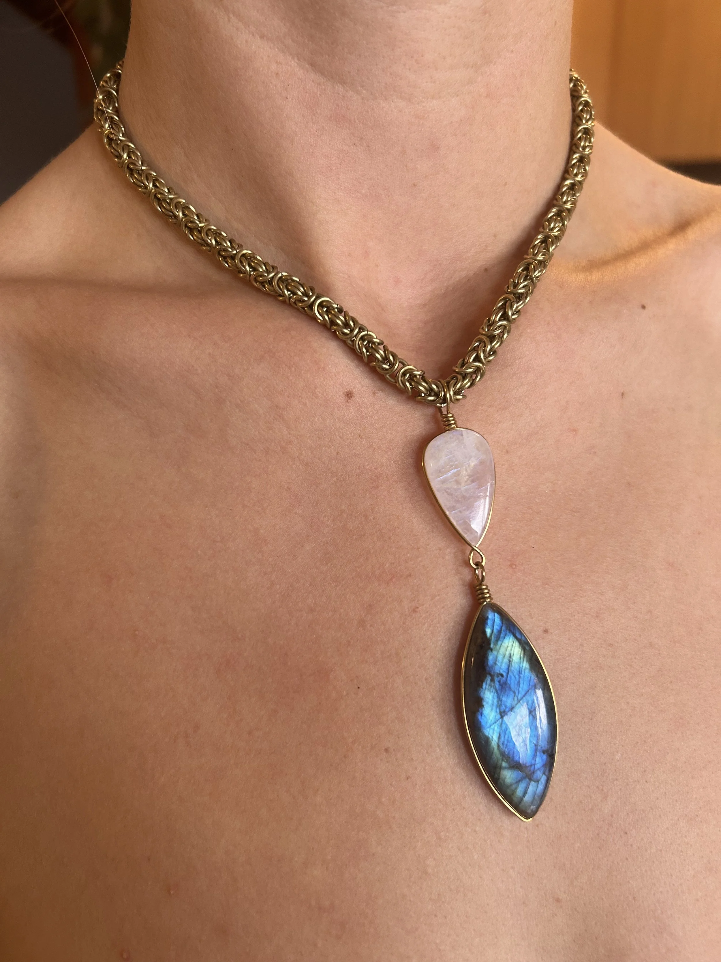 Chaine byzantine et labradorite