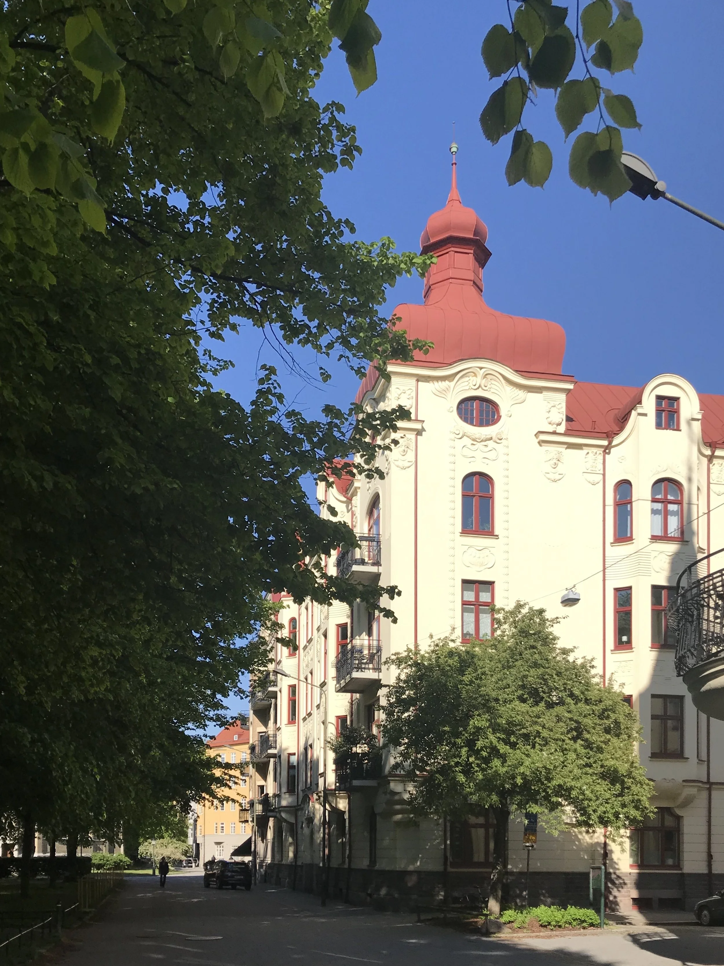 Building on Kungsgatan in Malmo where Marina Danilova offers her health consultations