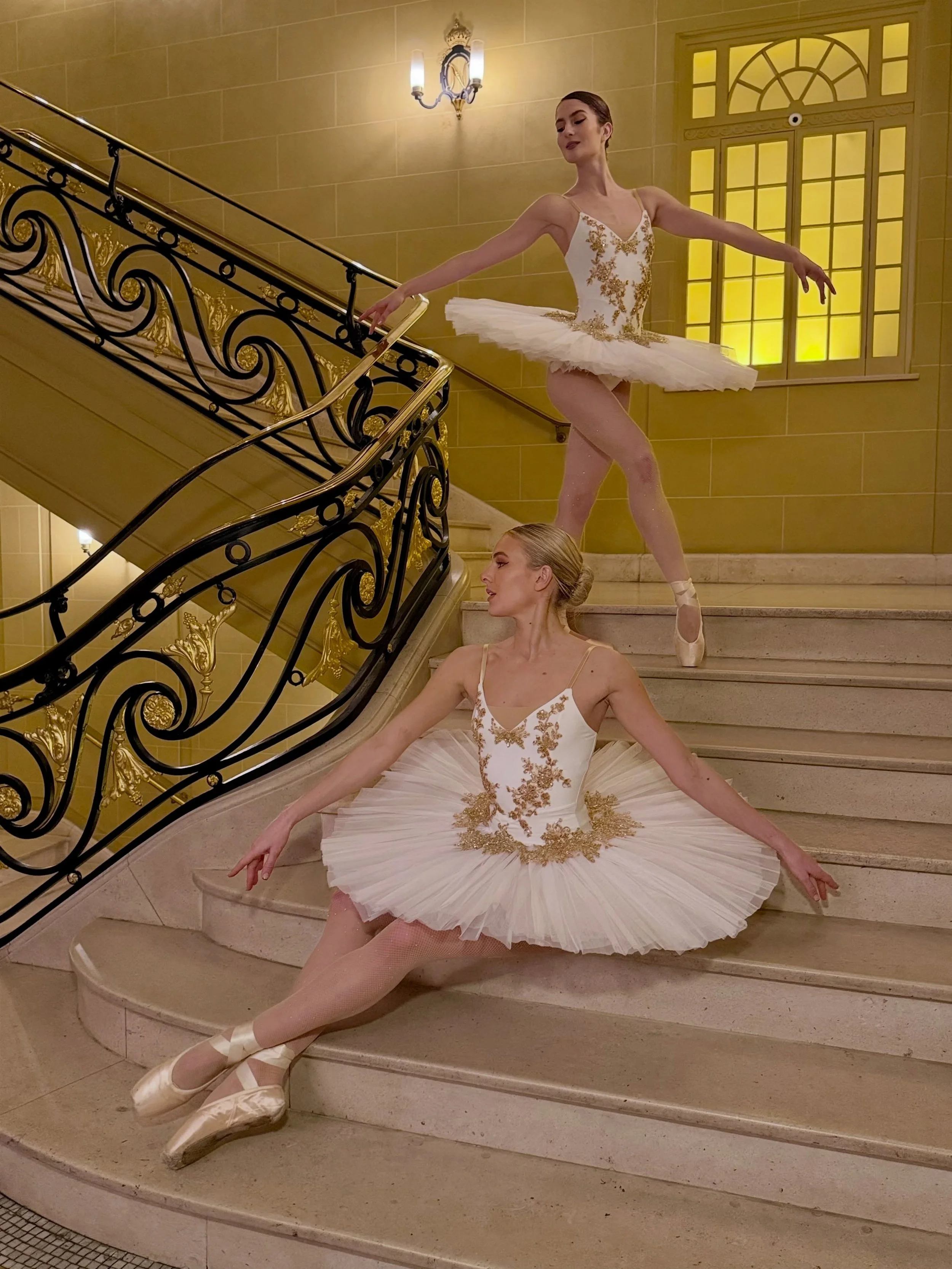 Sometimes the most impactful moments are the simplest. No overproduction, just beautifully considered detail.

@hotelcaferoyal 
@curatedbytheset 
 
🩰 🤍

Bespoke show concepts and immersive experiences. Based in London, creating worldwide.

📧 hello