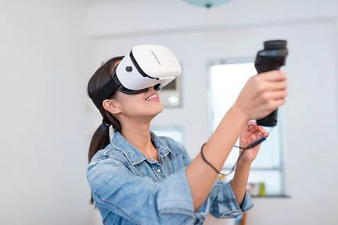 전기자극 햅틱을 적용한 VR 트레이닝: “VR로 훈련한다”를 넘어 “현실과 유사한 훈련”으로(1)