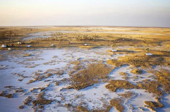 san-camp-makgadikgadi-pans-590x390.jpg