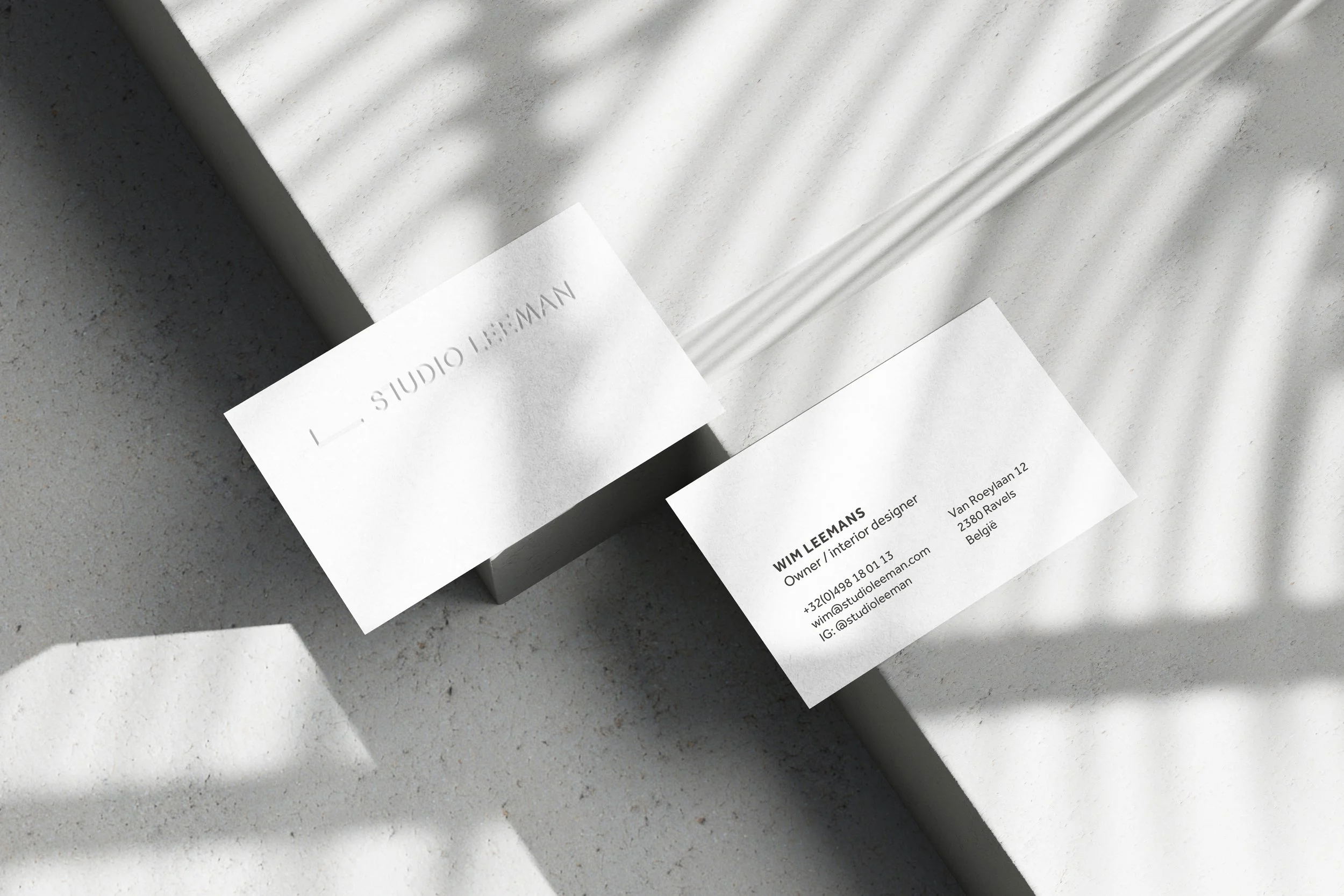 Afbeelding van een blinde letterpress, debossing naamkaartje