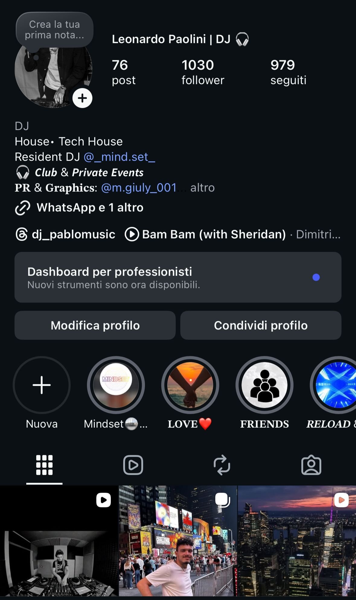 Schermata di un profilo Instagram di un DJ chiamato Leonardo Paolini, con foto di skyline notturno e un DJ al lavoro.
