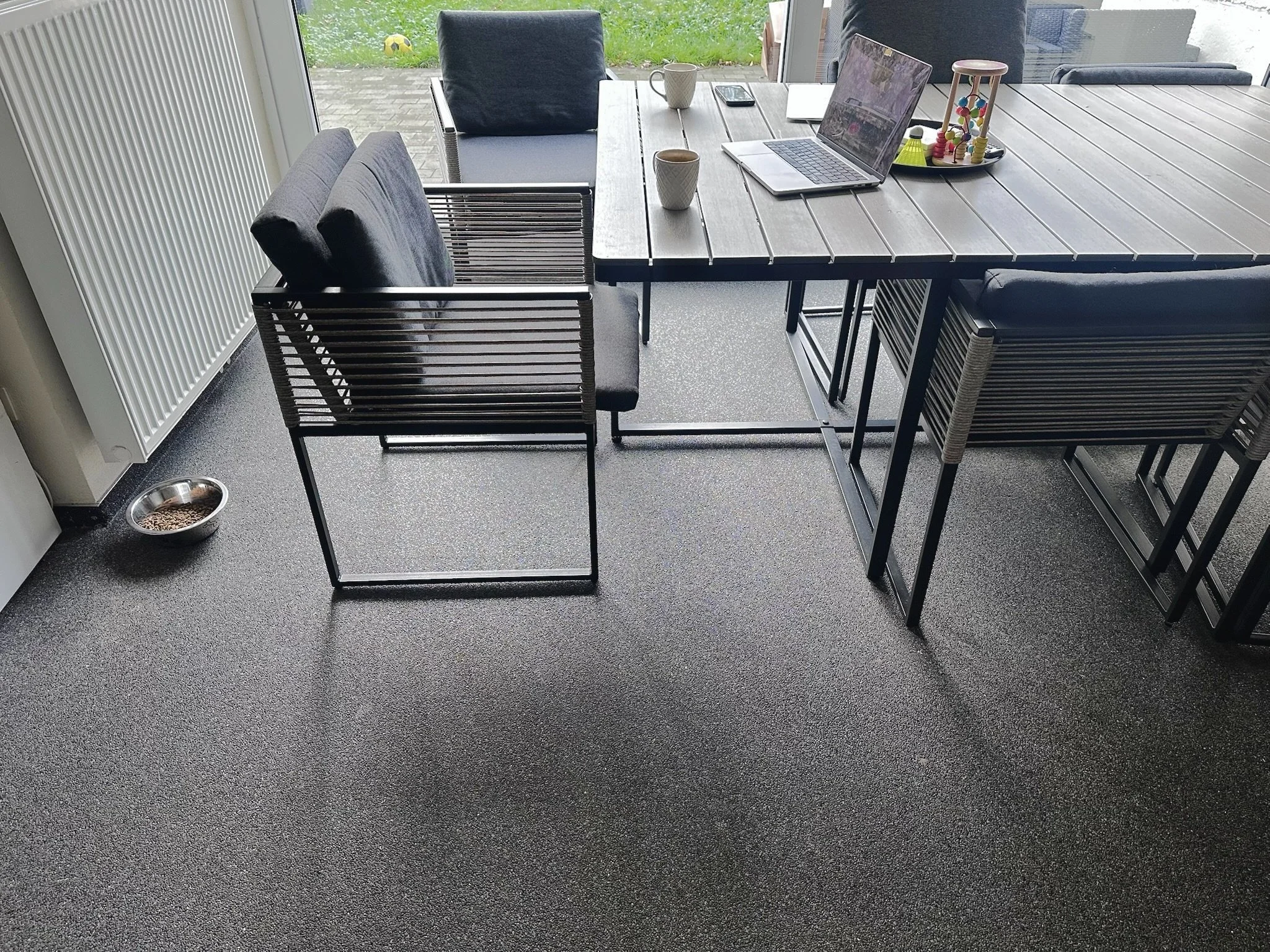 Steentapijt terras binnen