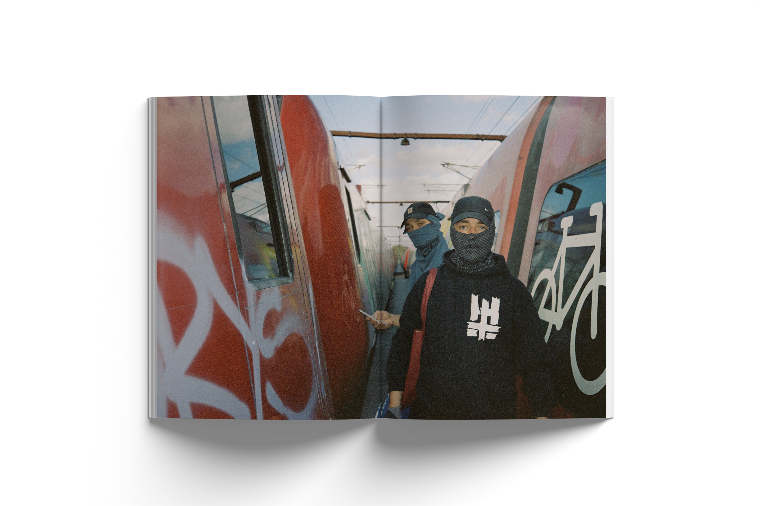 01 Free A4 A5 Magazine Mockup.png