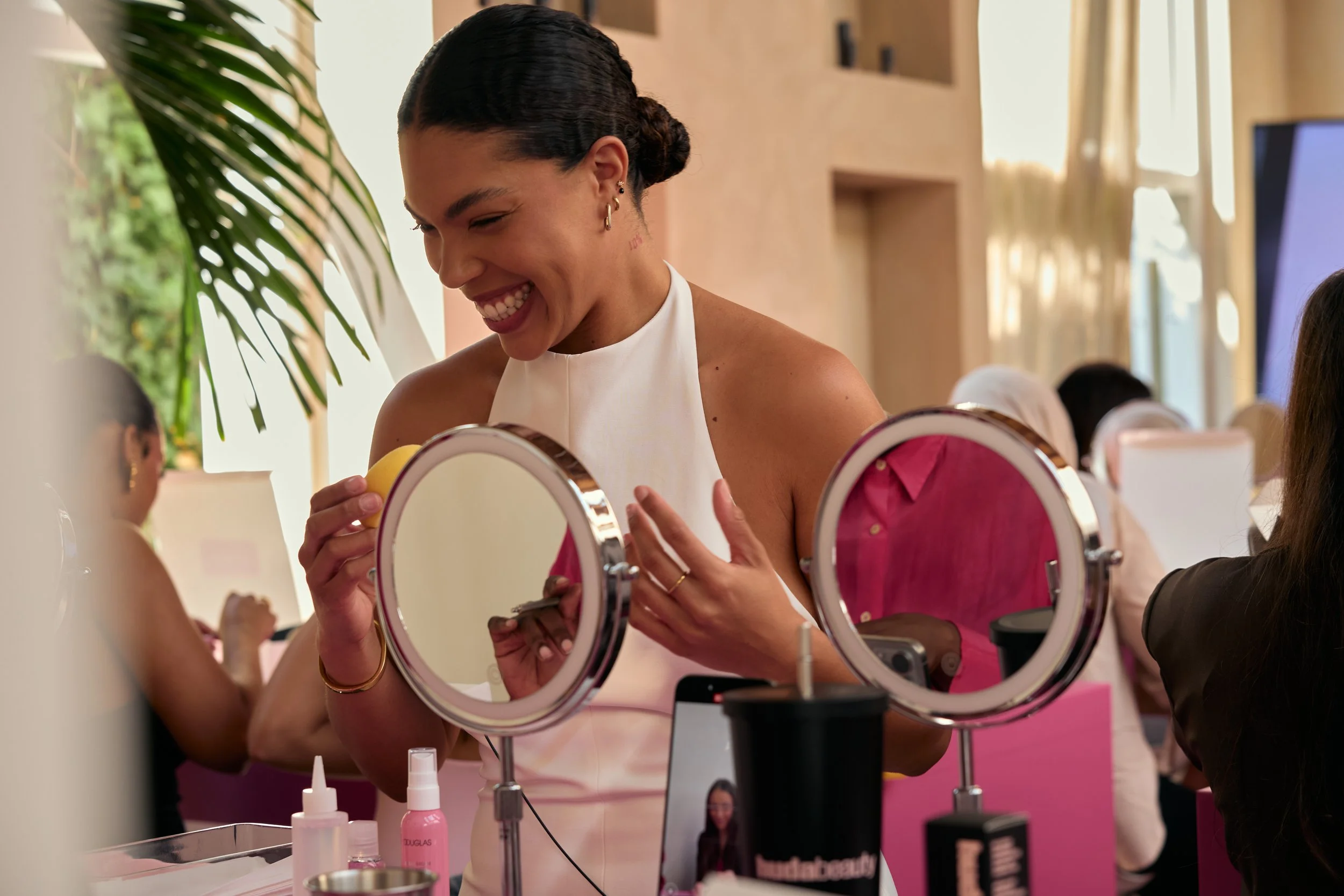 Influencer-pr-evenement-HudaBeauty-keramiek-vrouwen-mindfullness