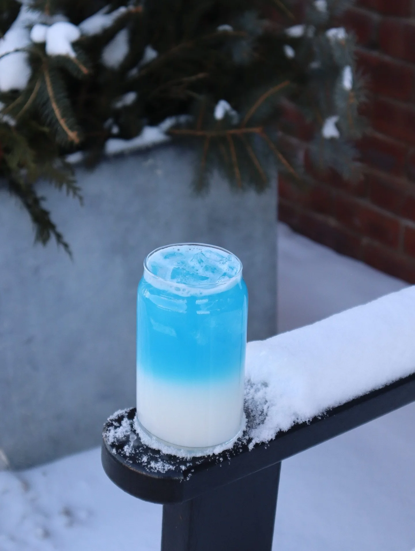 Have you tried our lotus drinks? 
Sweet, sparkling, and so refreshing💙