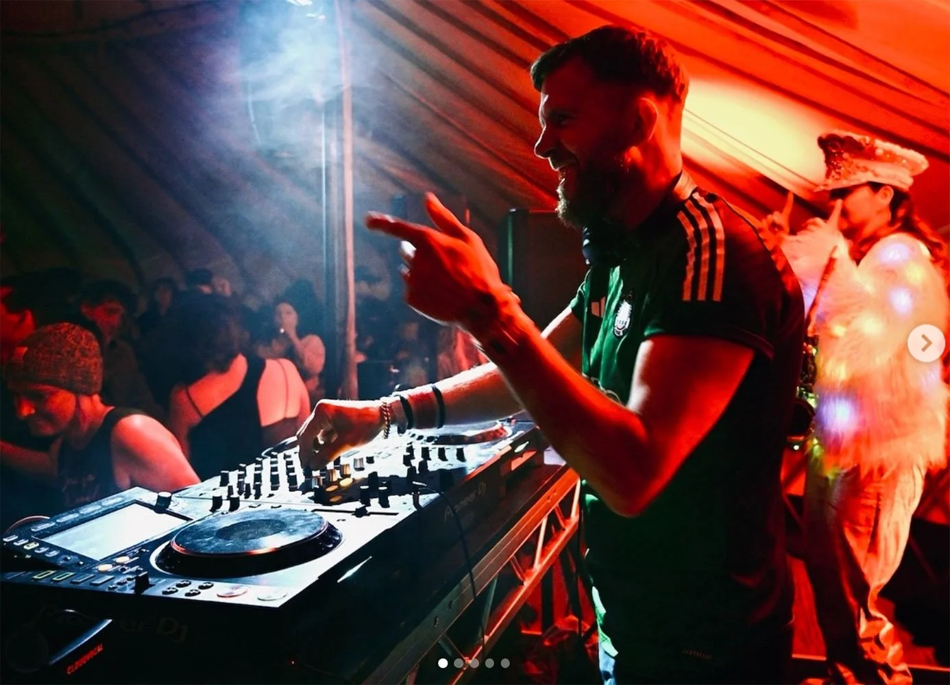 DJ Max Galactic lighting up the party with seamless disco bangers.