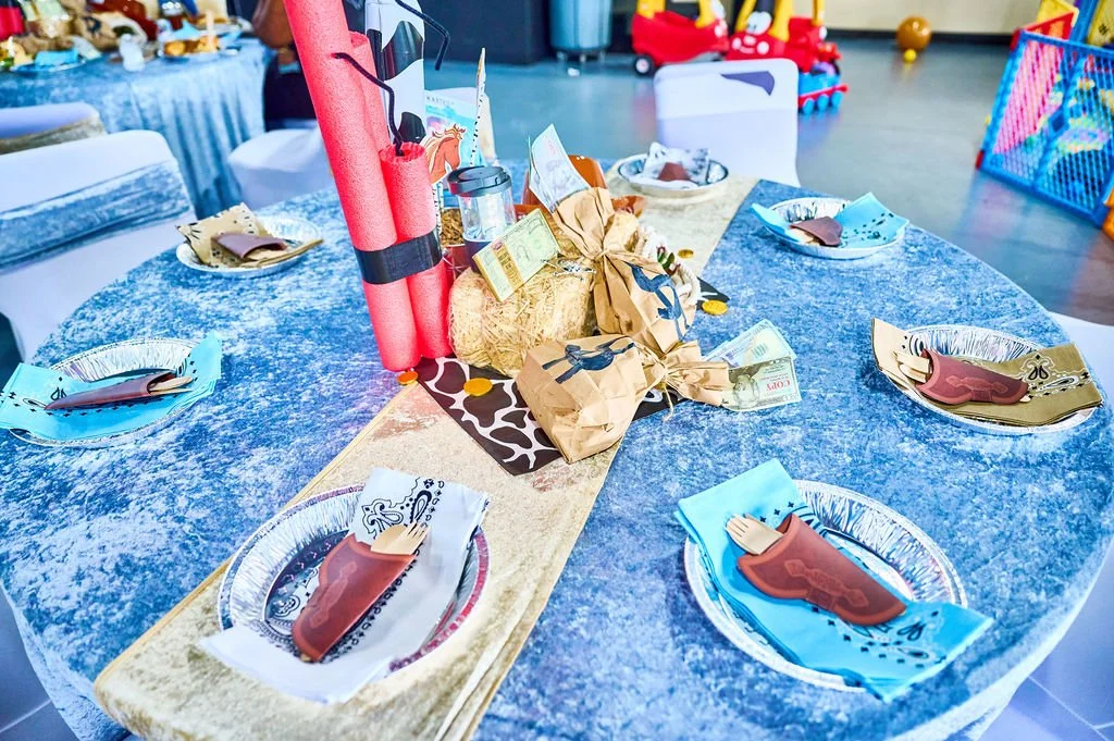 aking table setup 2.jpg