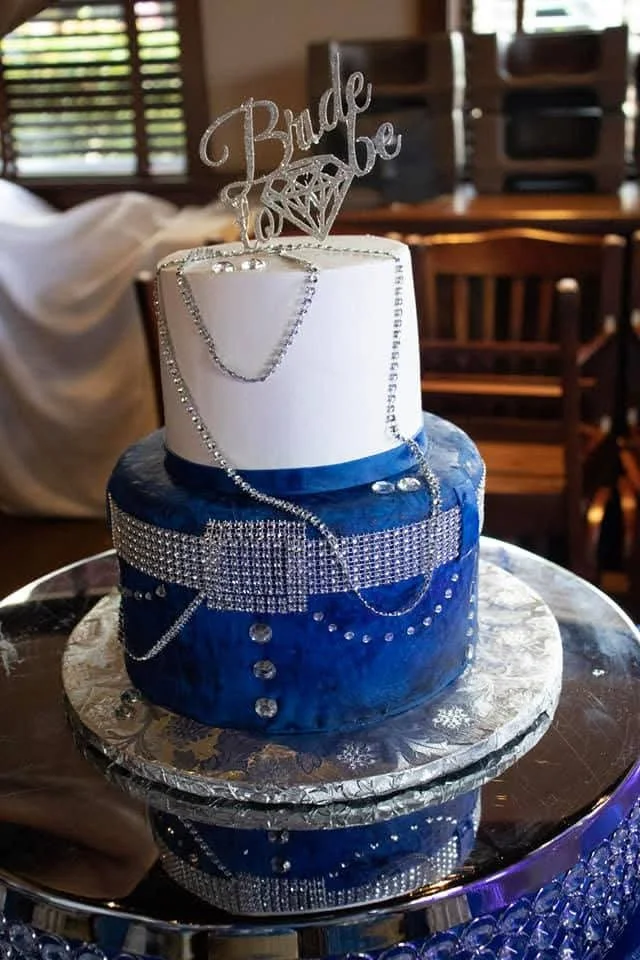 DL bridal cake.jpg