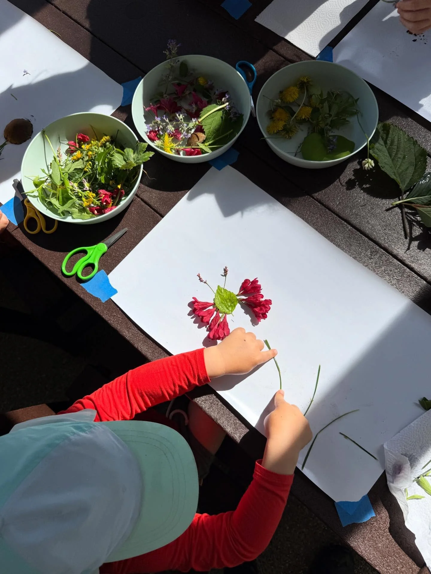 Last week, we had our third Littles class that was all about Tiny Trail Rangers! 

Here&rsquo;s what we did&hellip; We started out foraging for different colors and textures in nature to make pictures of whatever they wanted to make on contact paper.