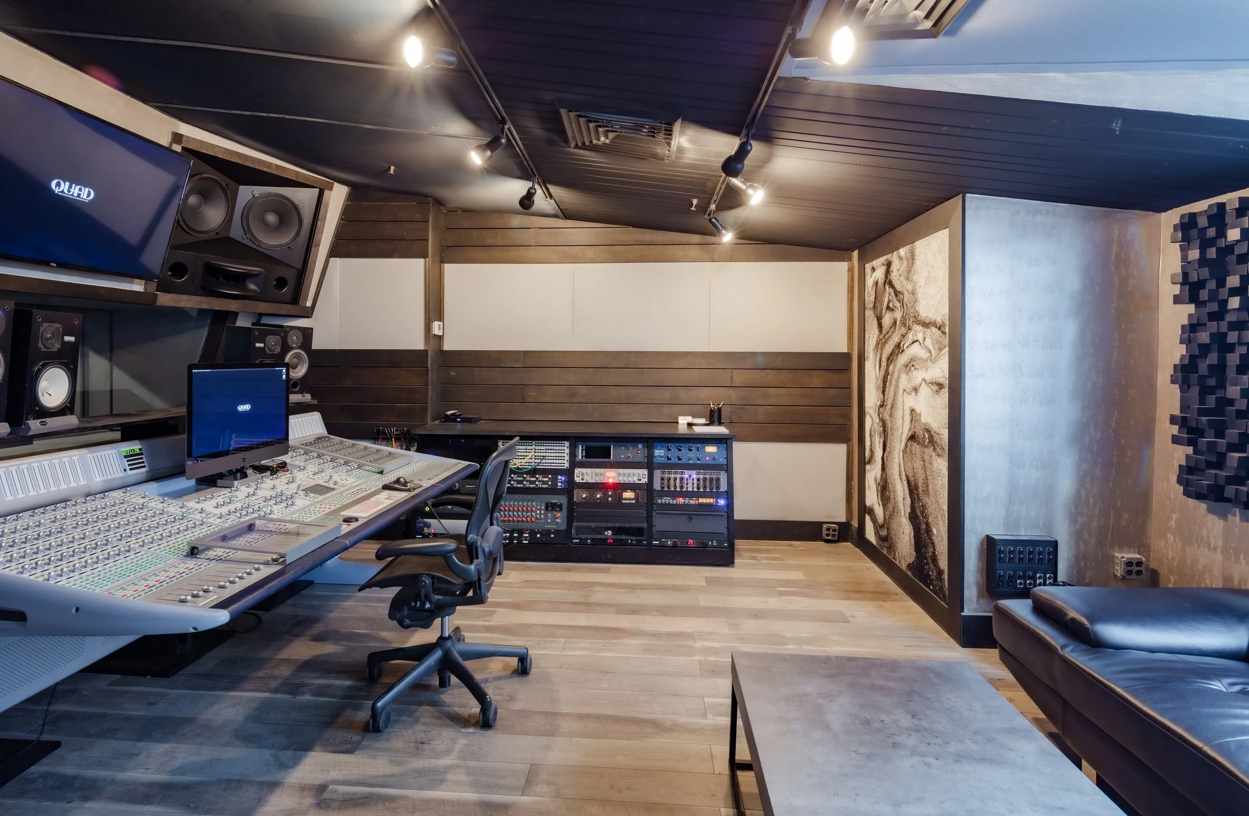 Quad Studio Q4.jpg