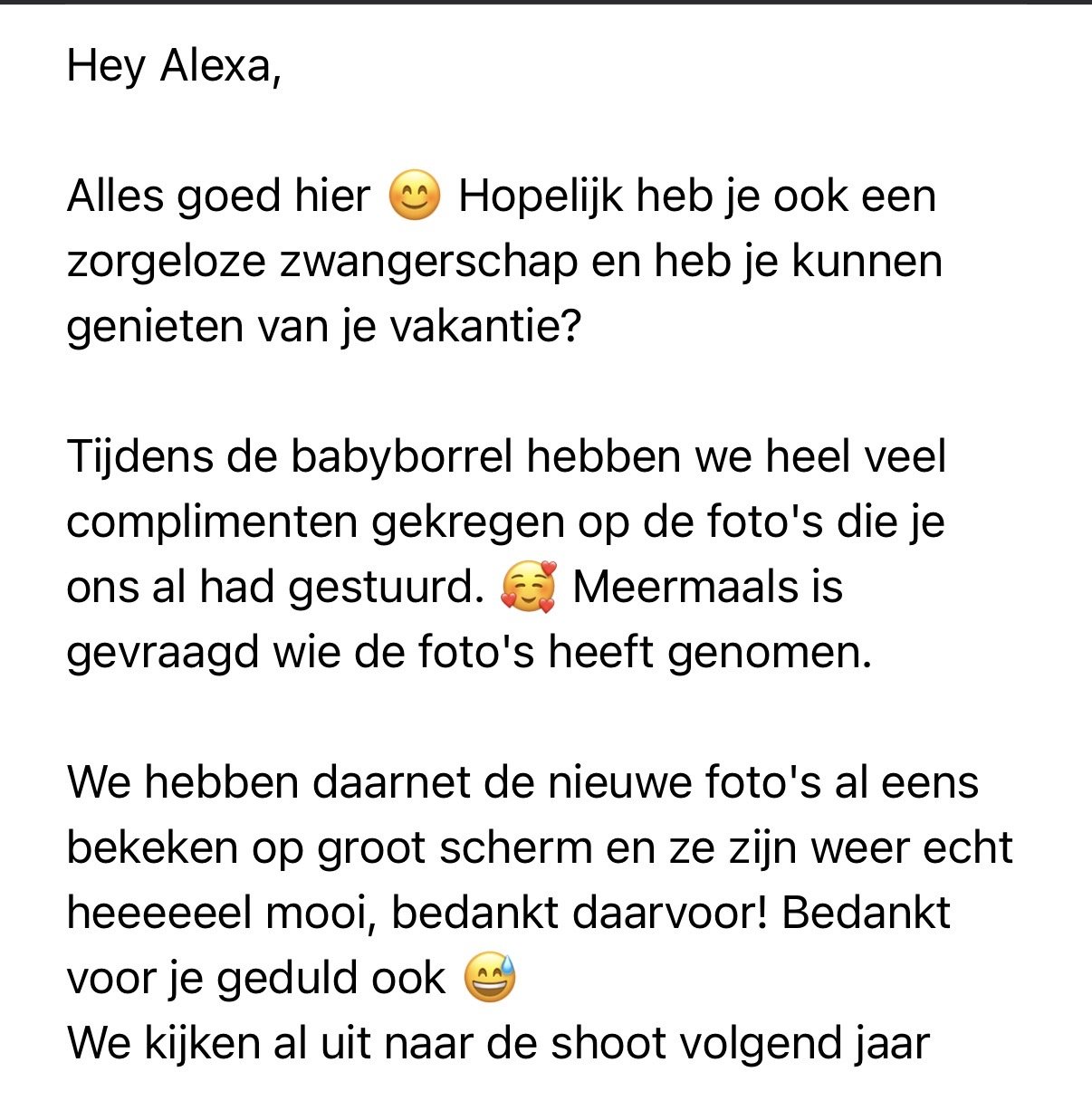 Een Nederlandse tekst met een bericht aan Alexa over vakantie, zwangerschap en bedankjes, versierd met emojis.