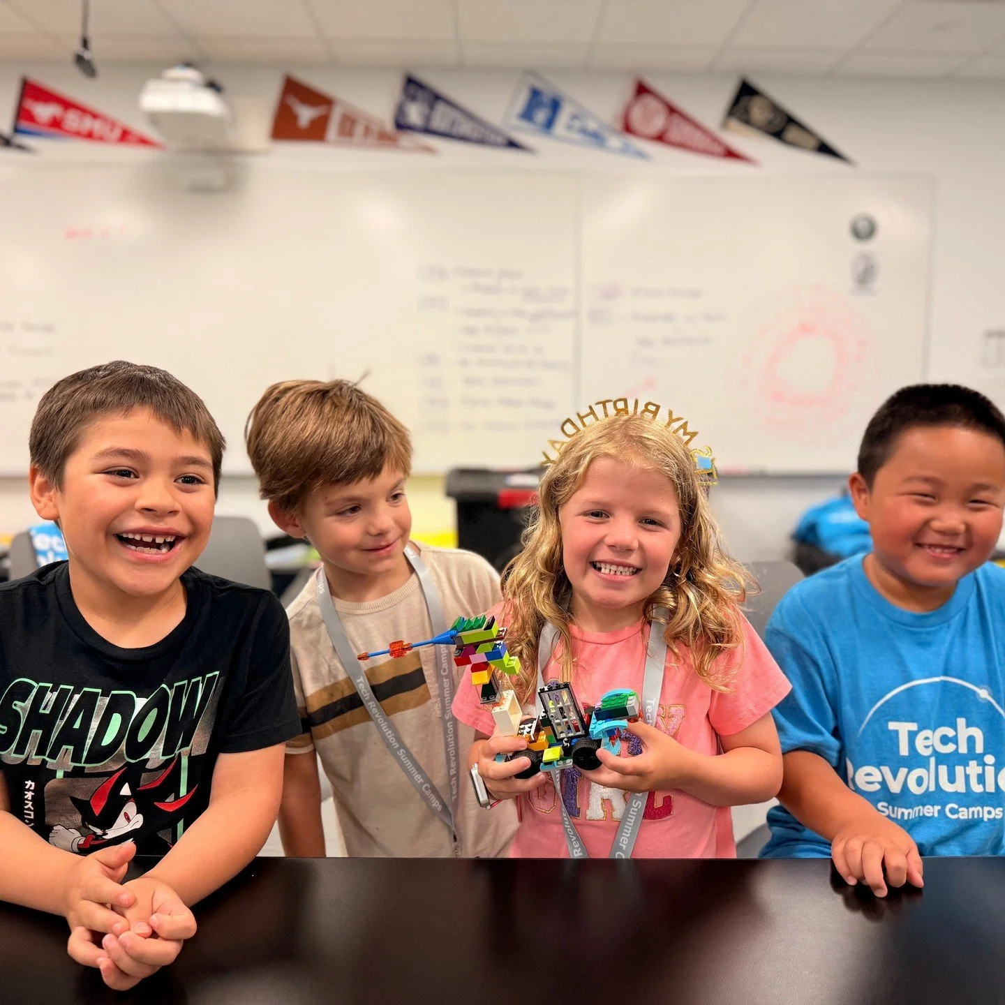 🧪🎨✨ Did you know? We have so many amazing STEAM camps &mdash; from slime and egg drops to robotics and coding with our friends at Lavner Camps! 💻🤖💛⁠
⁠
Whether your camper loves to build, experiment, design, or discover, there&rsquo;s a spot just