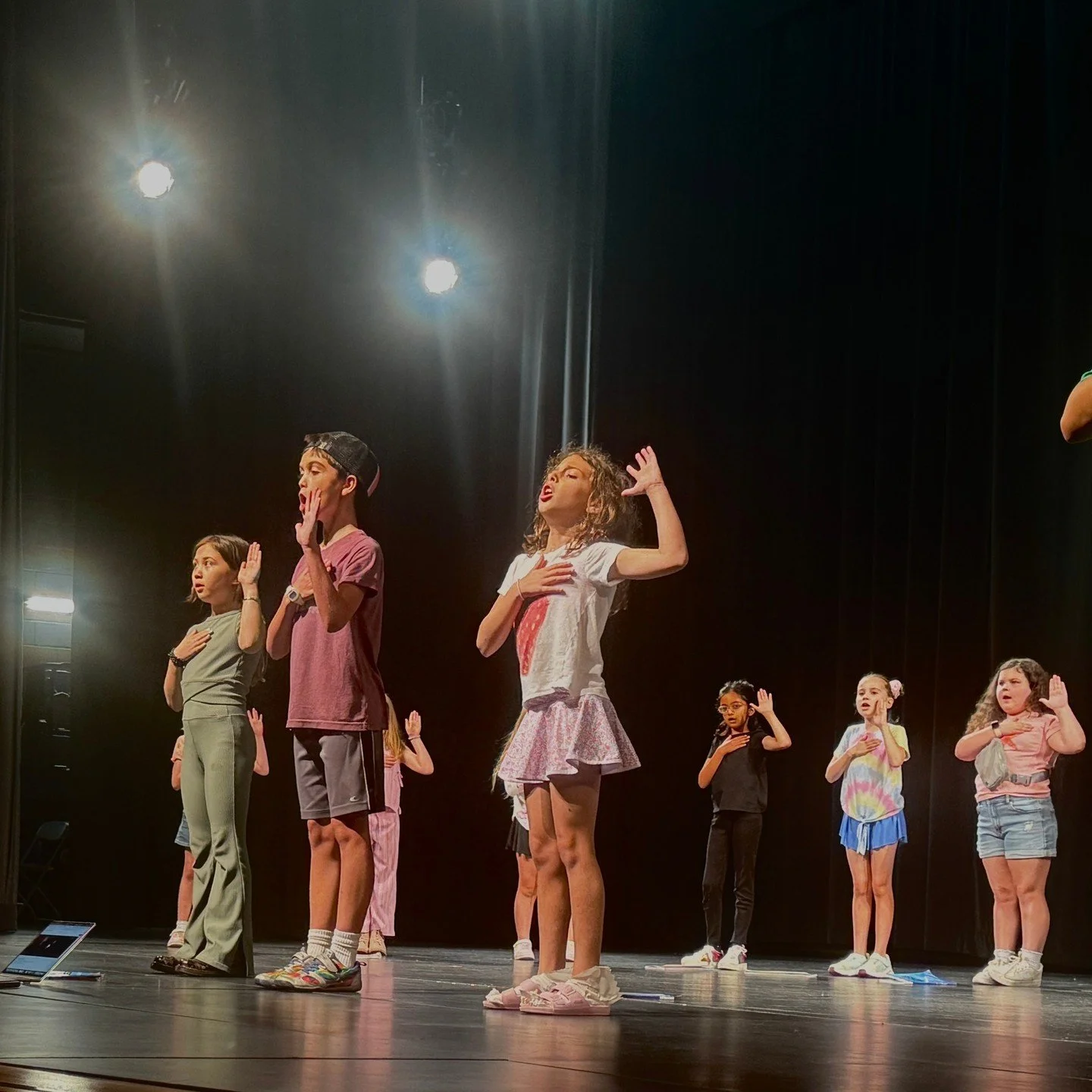 🎭✨ Happy World Theatre Day! 🎶🌟⁠
⁠
There&rsquo;s nothing quite like the magic of the stage &mdash; the big voices, the bright lights, the teamwork, the giggles, and the brave moments when kids step into the spotlight and shine. 💛🎤✨⁠
⁠
Our week-lo