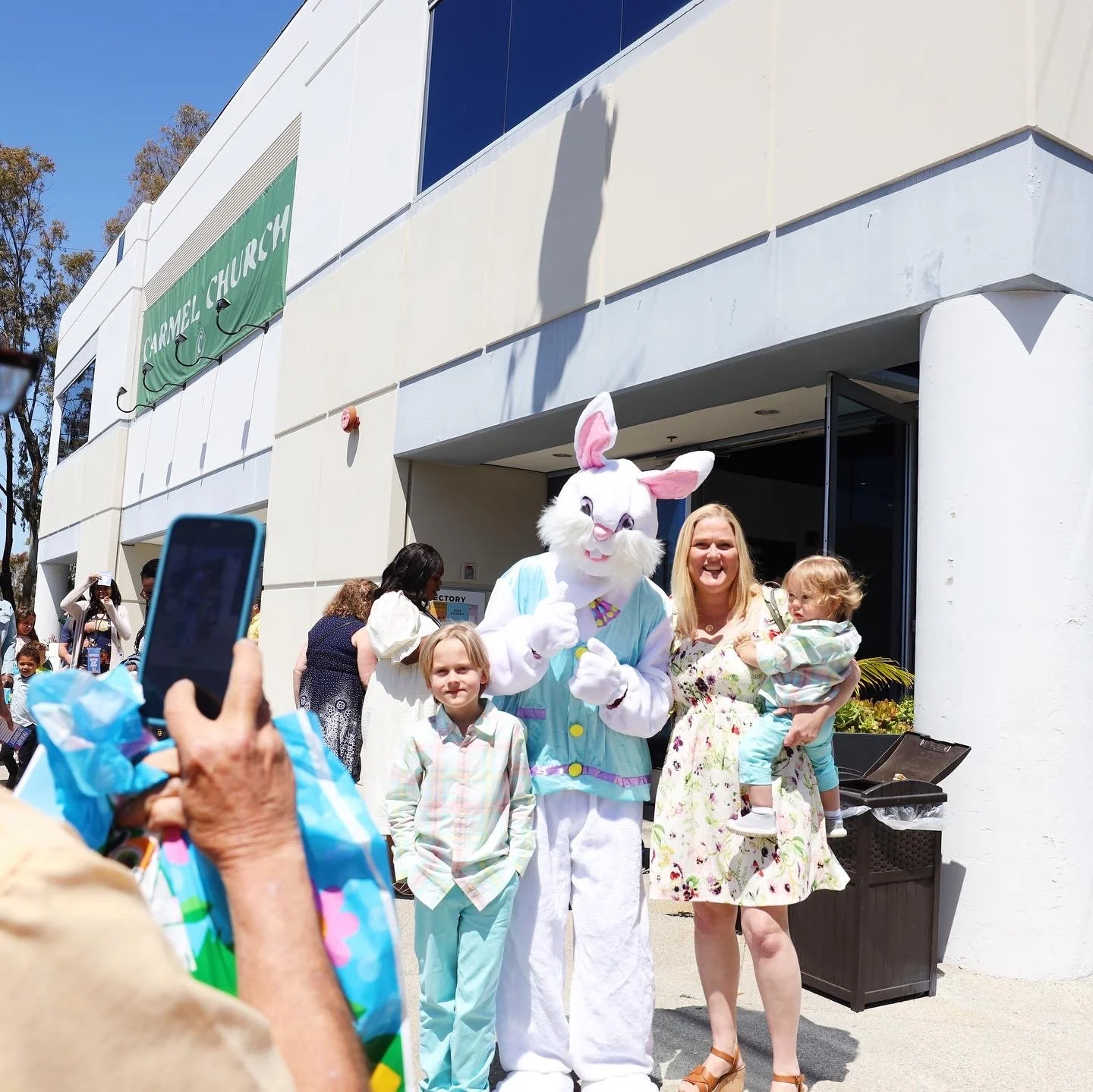 photos with easter bunny 