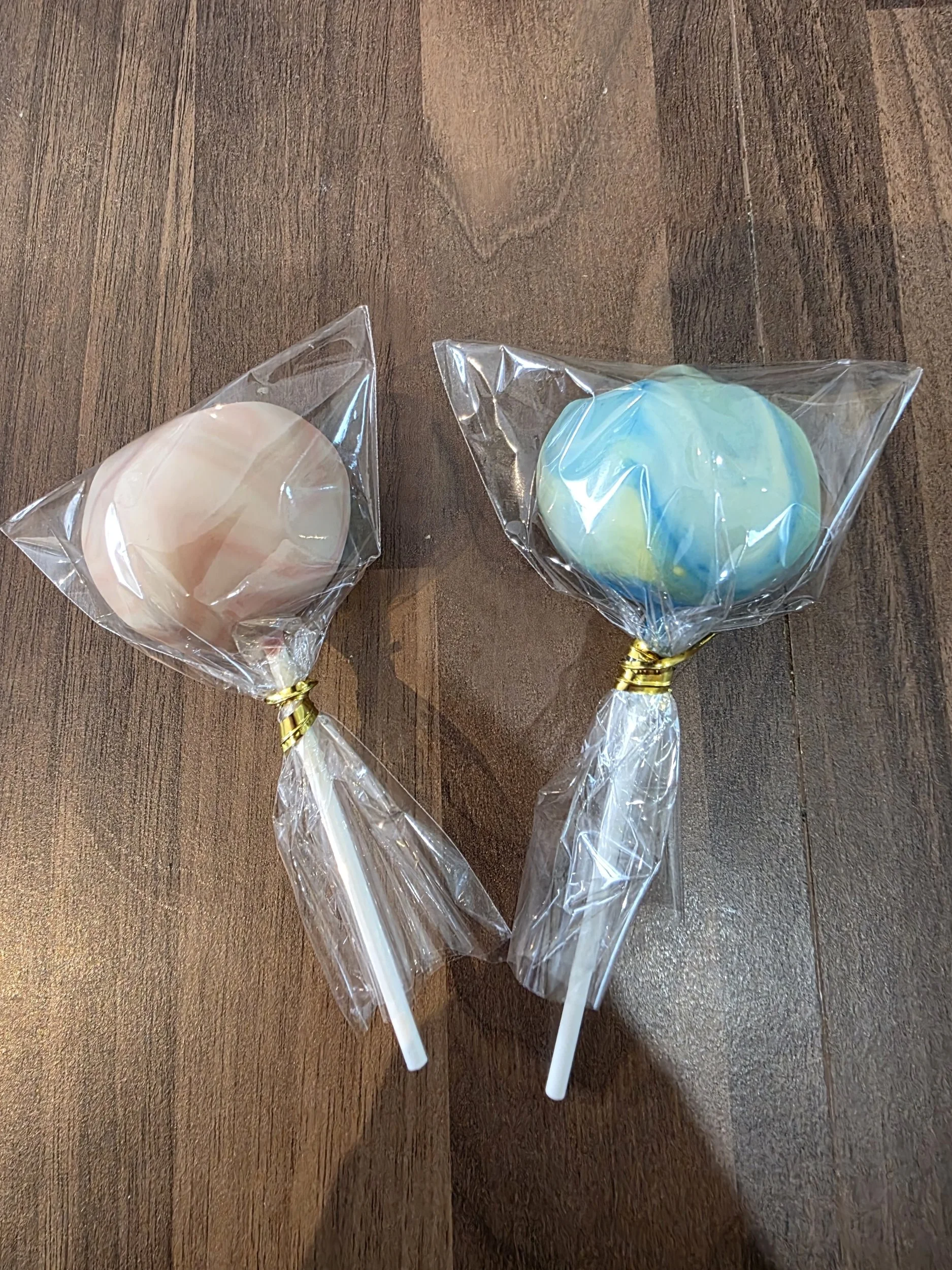 Belgian Chocolate Blondie Pops