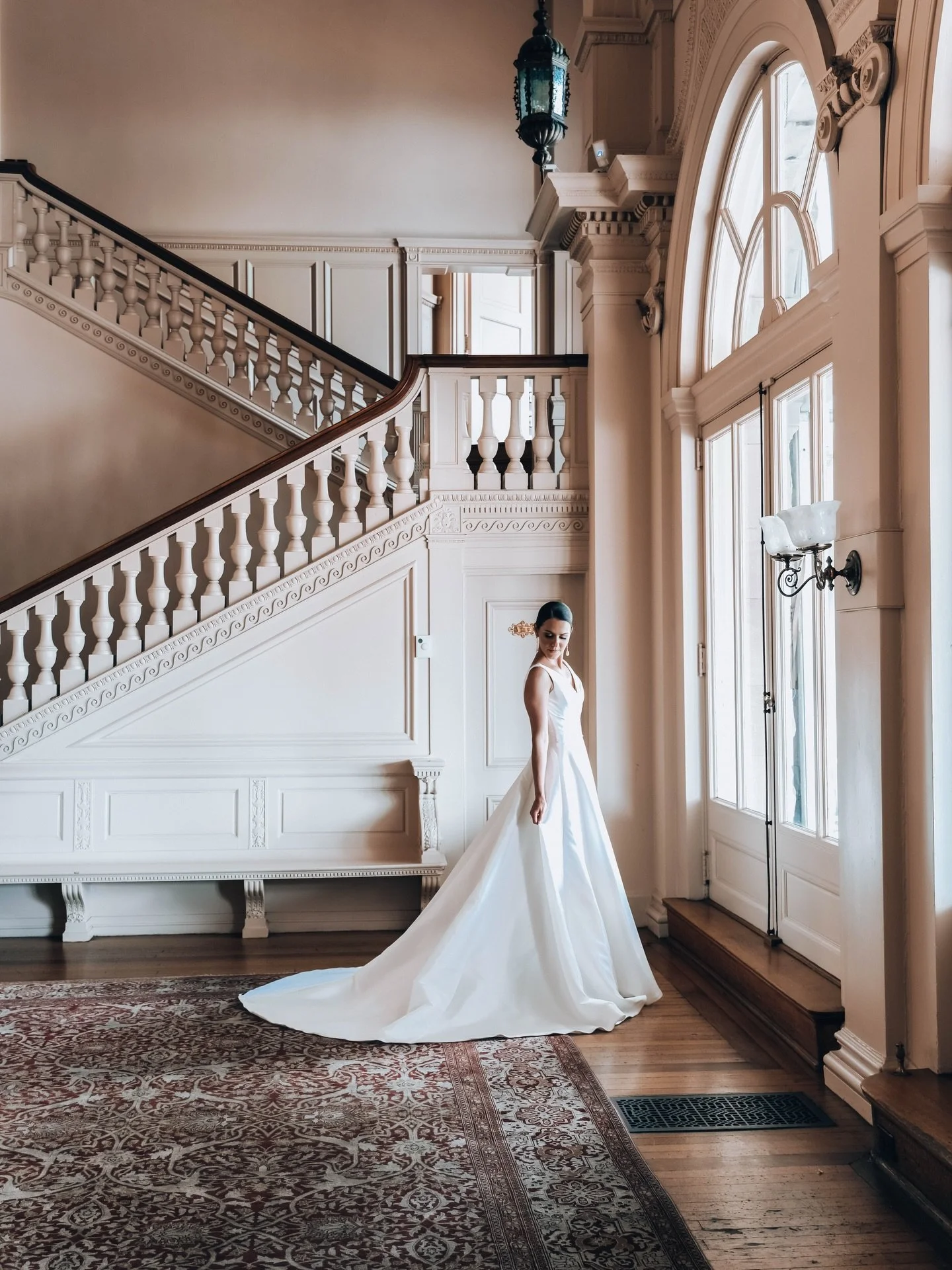 ✨ &rsquo;Tis the season to support small businesses! ✨⁣
My friend Kayy and I are giving away a FREE photoshoot &mdash; complete with hair and makeup! 💄📸&thinsp;⁣
&thinsp;⁣
To enter:&thinsp;⁣
1️⃣ Follow me
2️⃣ Follow the accounts tagged below
✨ @the