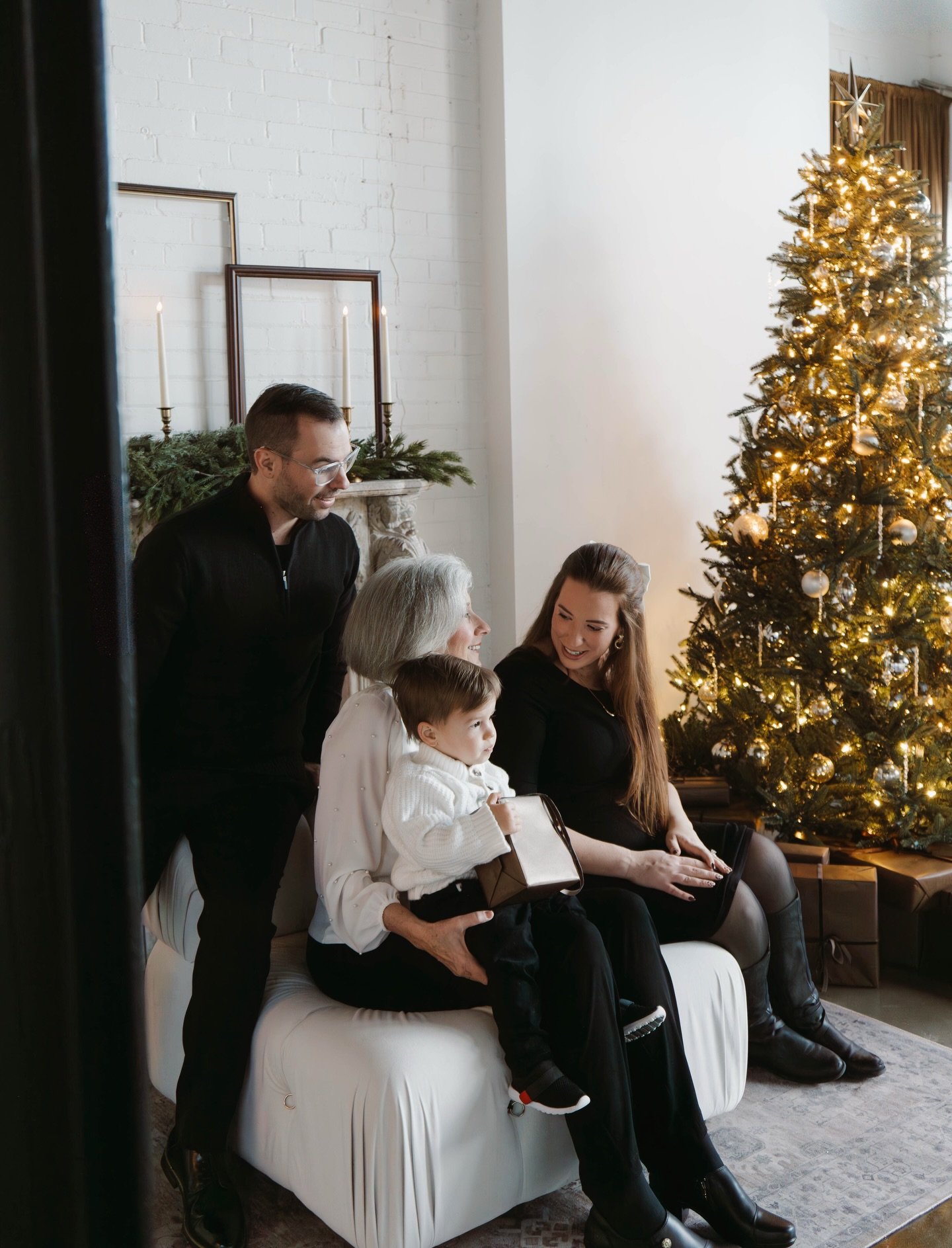 I'm obsessed with this shoot! Great to catch up with a familiar face and baby number two is almost here! 😍