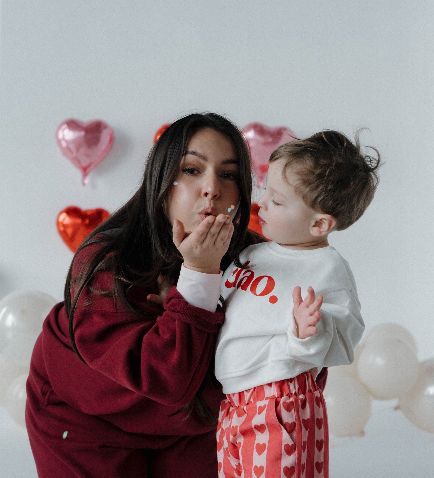 Happy Valentine's Day 🩷🤍❤️ thank you to all my beautiful clients for doing Valentine minis with me!